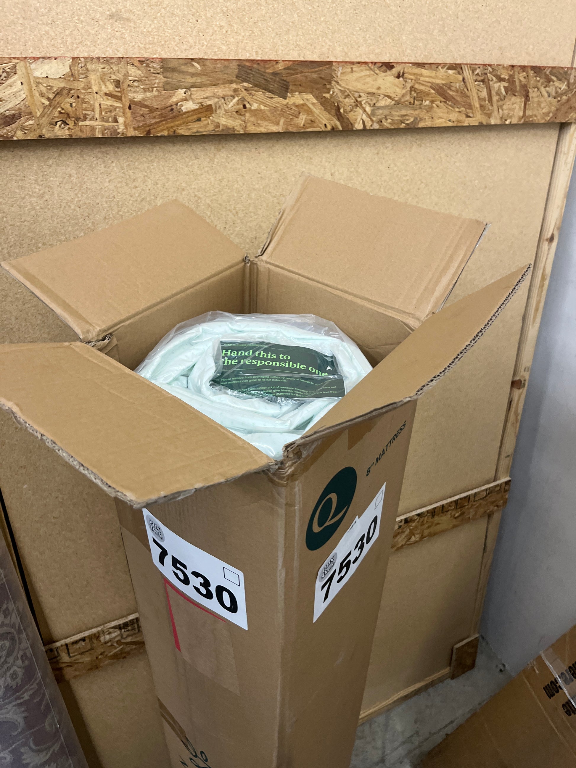 ZINUS 8 Inch Green Tea Memory Foam Mattress [New Version], Queen, Fiberglass free, Medium Firm Feel, Zoned Pressure Relief, Certified Safe Foams & Fabric, Mattress in A Box - Retail $250