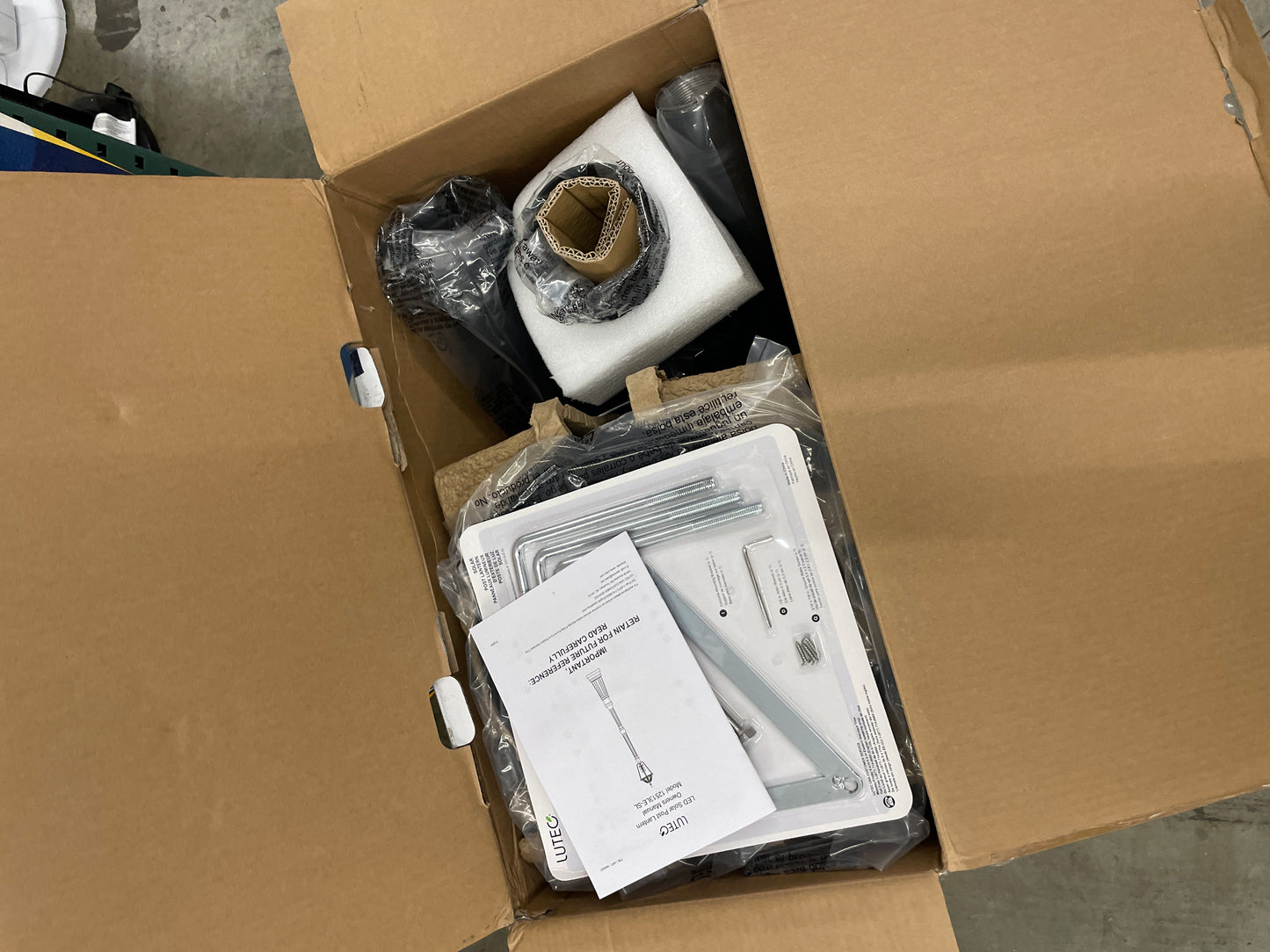 SOLAR OUTDOOR POST LIGHT - Retail $99