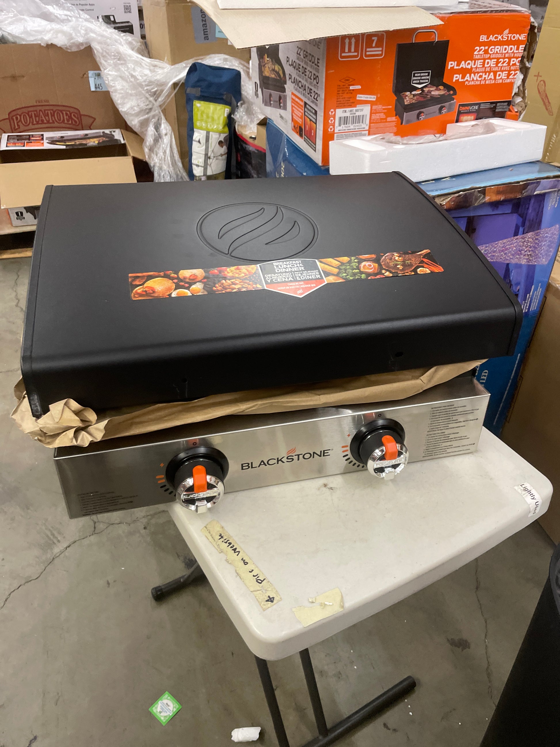 Blackstone 22 inch Omnivore Griddle Tabletop Bundle - Retail $189