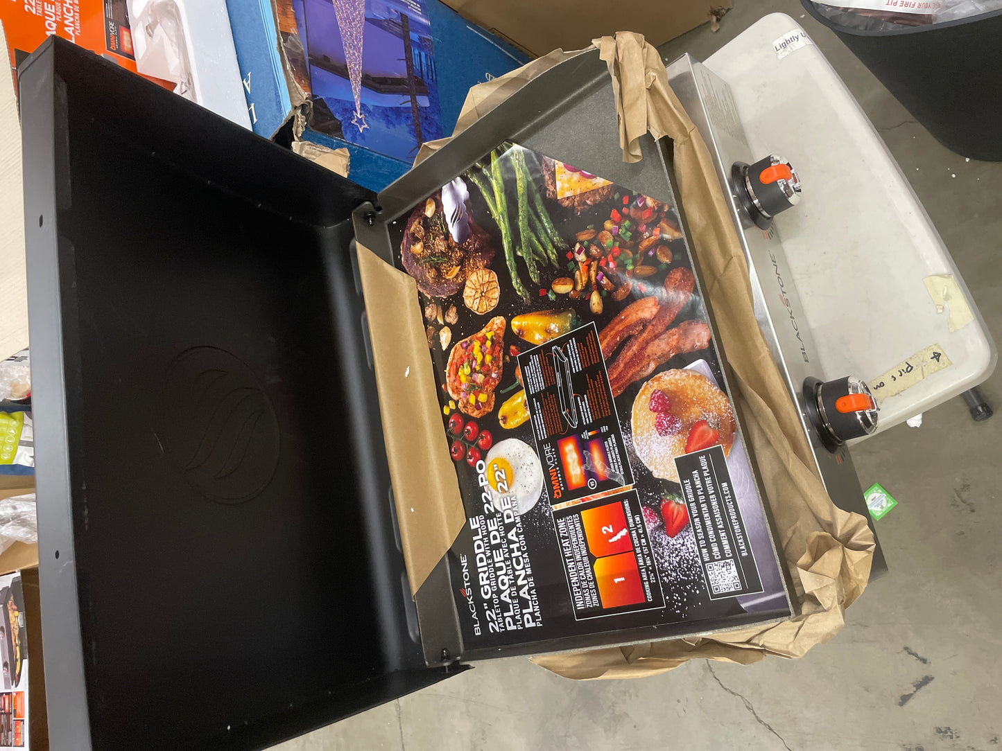 Blackstone 22 inch Omnivore Griddle Tabletop Bundle - Retail $189