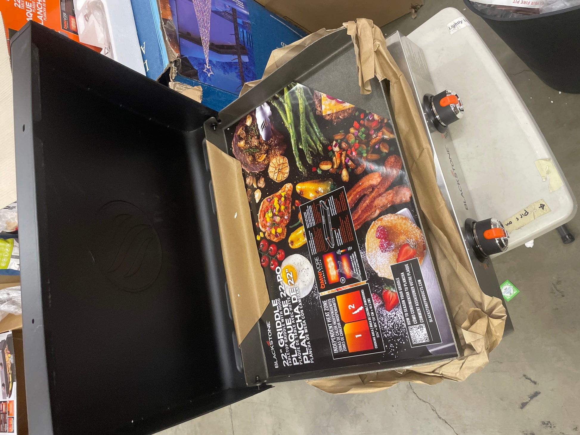 Blackstone 22 inch Omnivore Griddle Tabletop Bundle - Retail $189