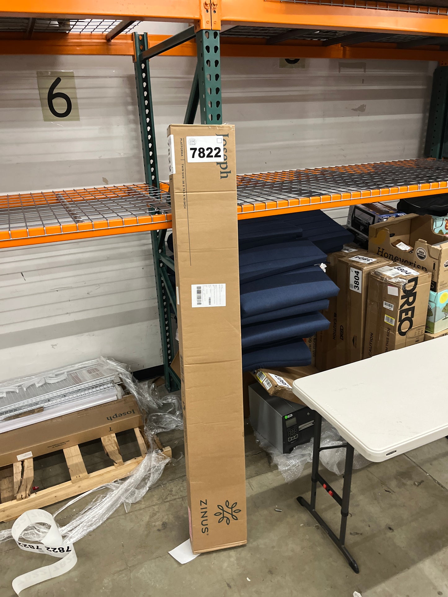 ZINUS Joseph Metal Platforma Bed Frame, Mattress Foundation, Wood Slat Support, No Box Spring Needed, Sturdy Steel Structure, Twin - Retail $80