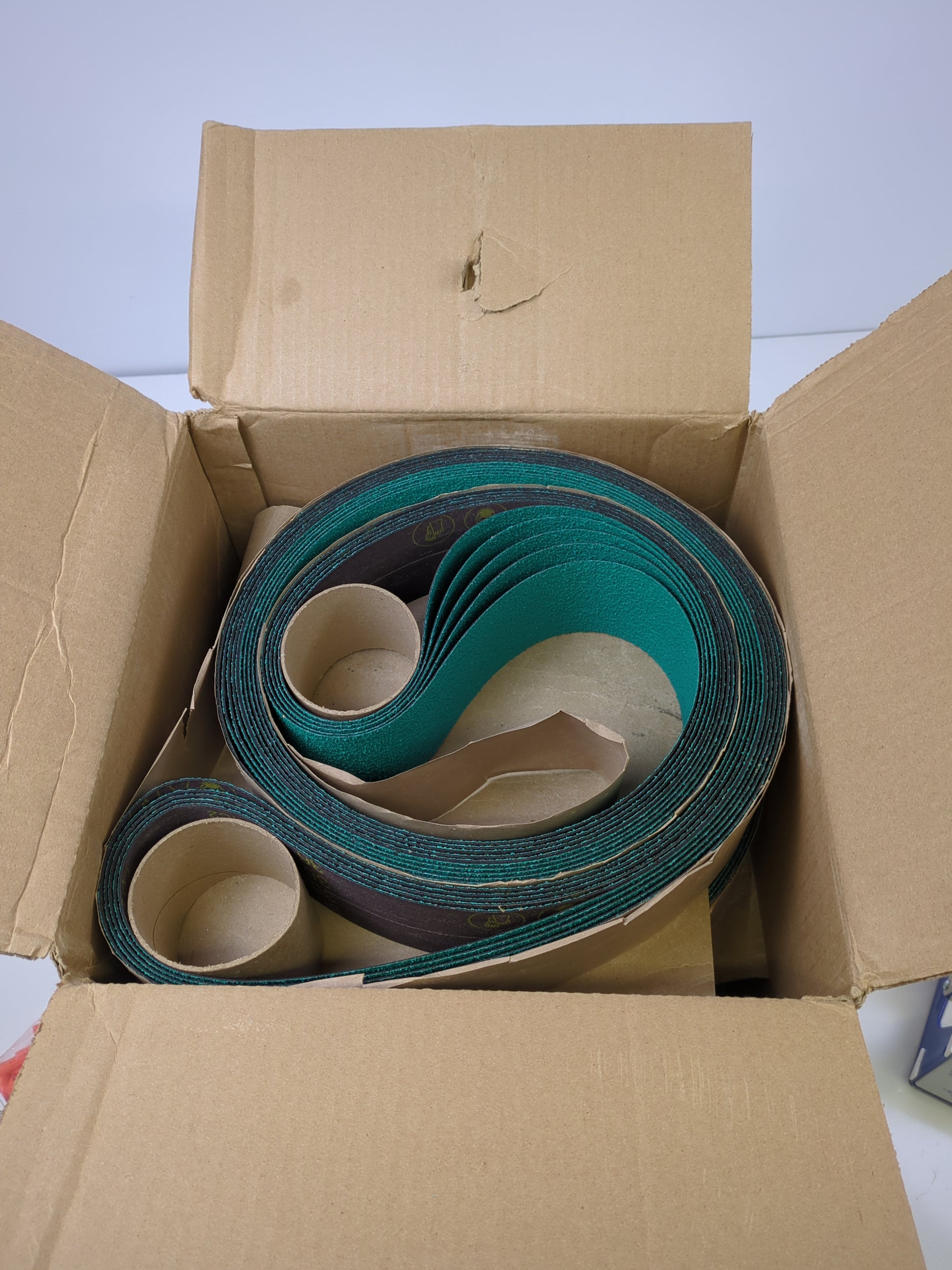 3M Cloth Belt 577F - 36 Grit Alumina Zirconia AZ Belt For Metal Grinding - YF-Weight Backing - Grinding Aid - 3" x 132" - Retail $54