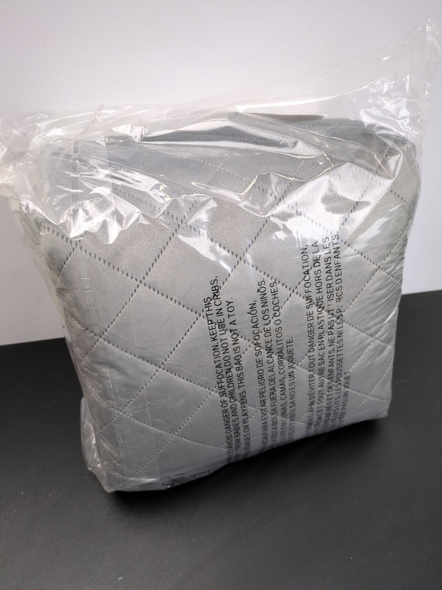 Zenna Home, Grey Protector: Waterproof Plush Loveseat Furniture Cover (EFCPLNSGY) - Retail $22