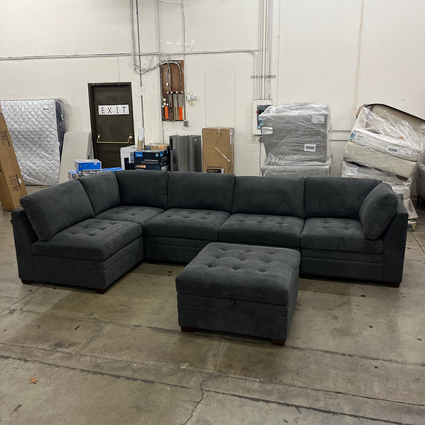 Thomasville Tisdale Fabric Sectional with Storage Ottoman
