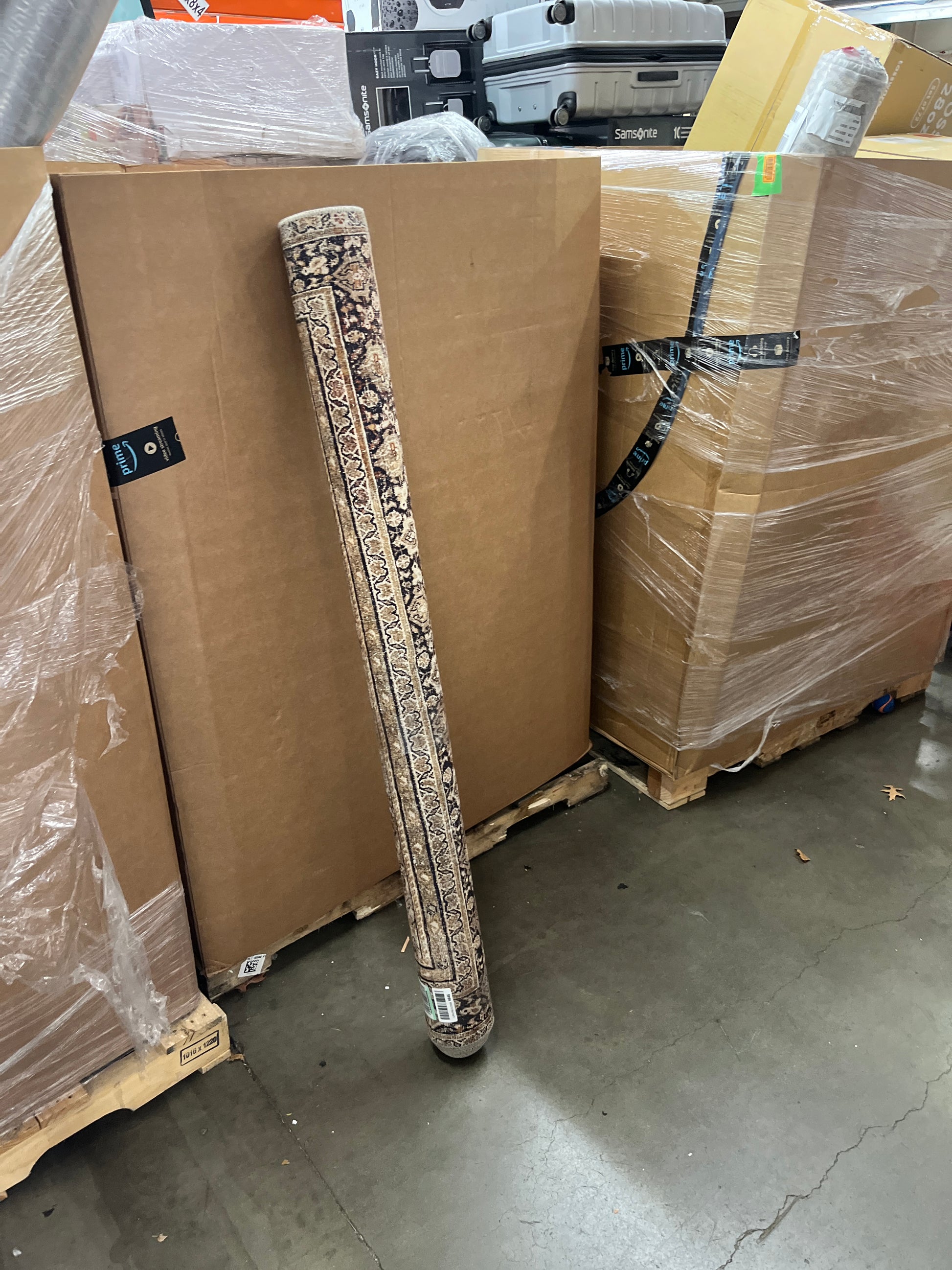 Loloi Layla 5'-0" x 7'-6" Area Rug in Olive/Charcoal - Thick Area Rug, Soft Area Rug with, Vintage Inspired Distressed Design, Low Pile, Non-Shedding, Easy Clean, Durable Living Room Rug - Retail $259