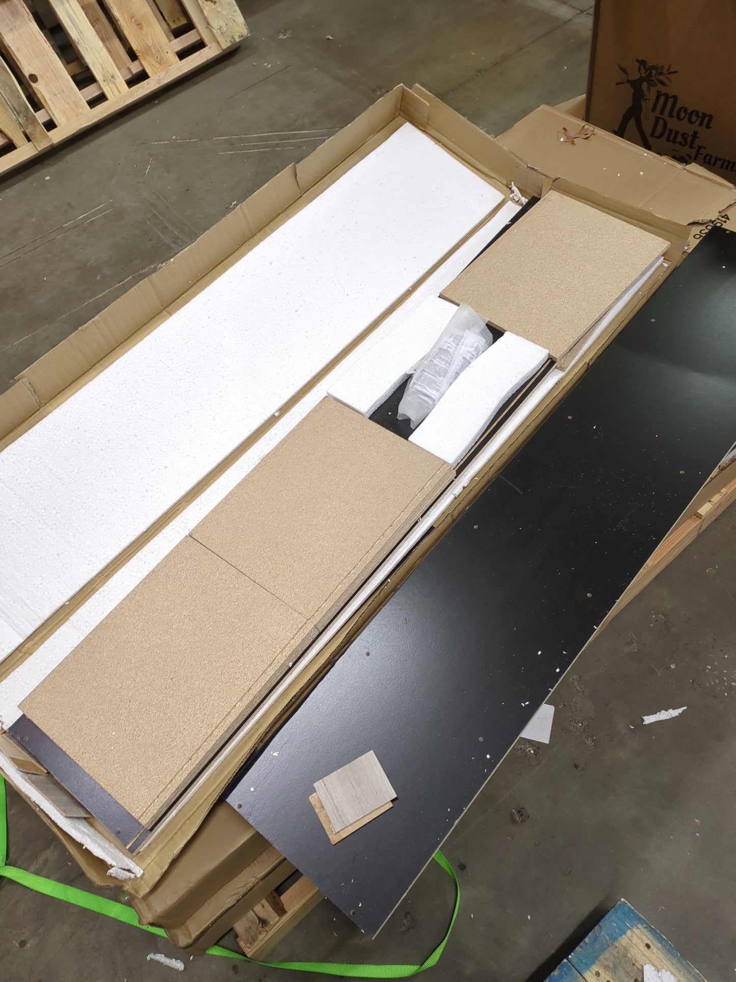 Hodedah Import 5 Shelf Bookcase, Black - Retail $79