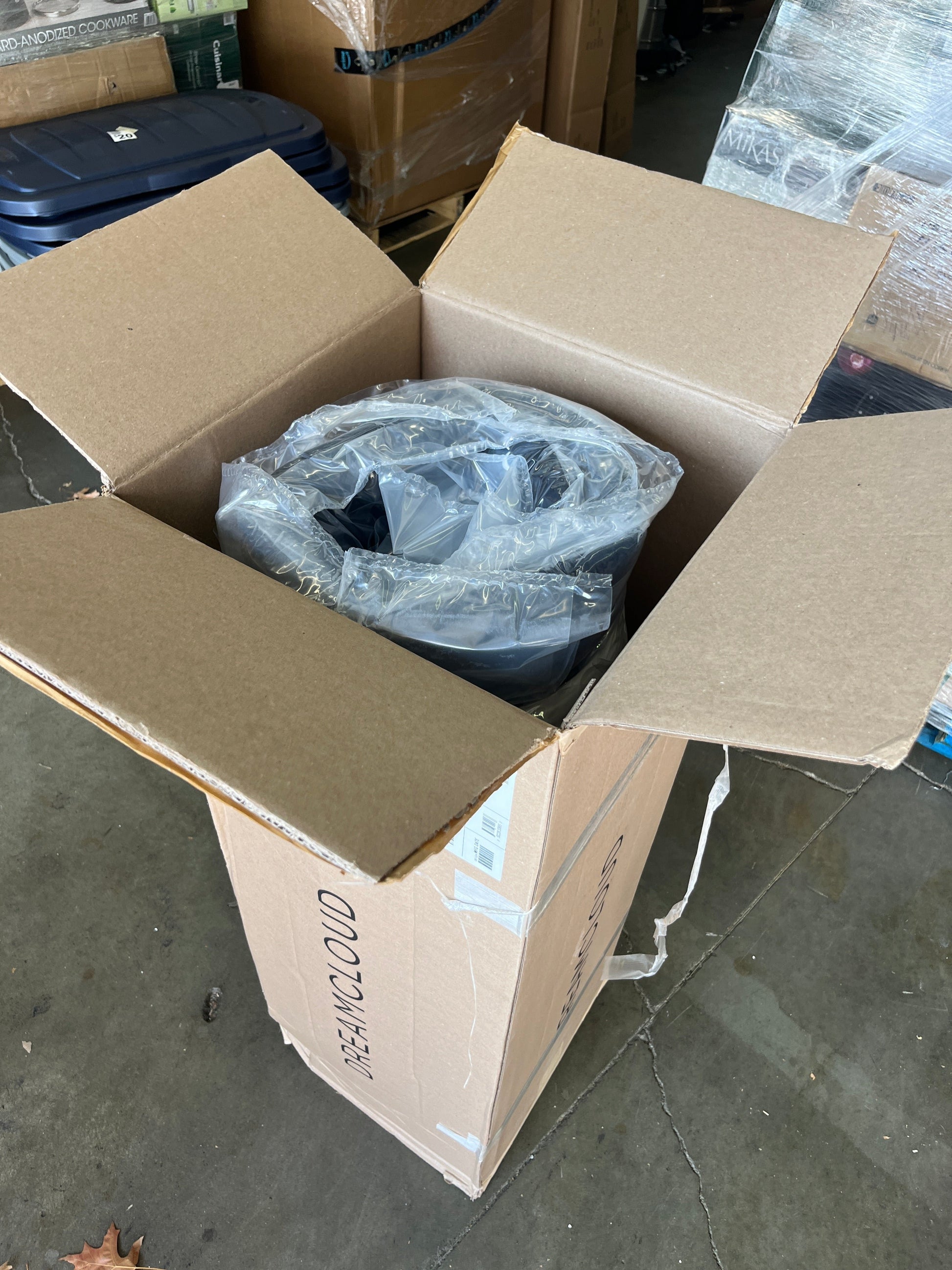 DreamCloud 14" Twin Mattress - Luxury Hybrid Gel Memory Foam - 365 Night Trial - 7 Premium Pressure-Relieving Layers - Forever Warranty - CertiPUR-US Certified - Retail $369