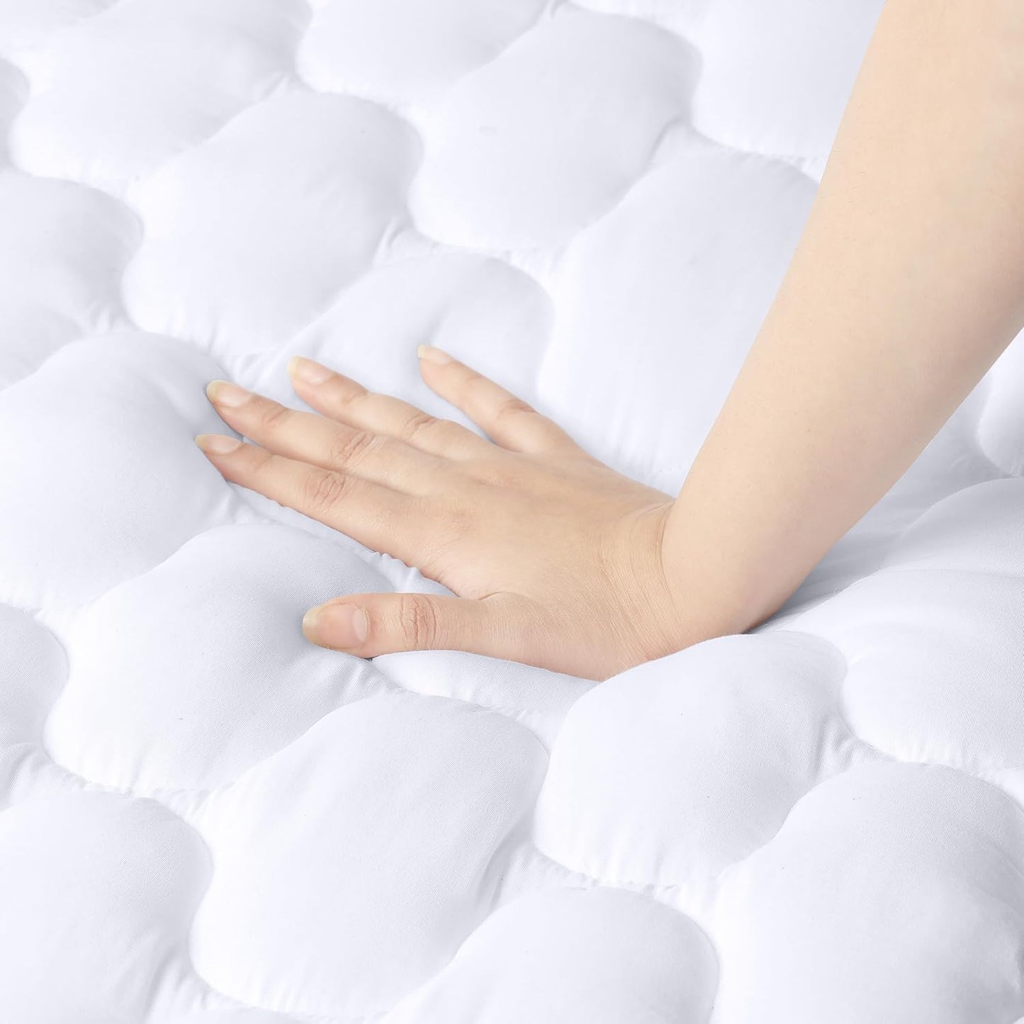 Utopia Bedding Waterproof Mattress Protector, Queen Mattress Pad, Quilted Fitted Cover Stretches up to 16 Inches Deep (White) - Retail $20