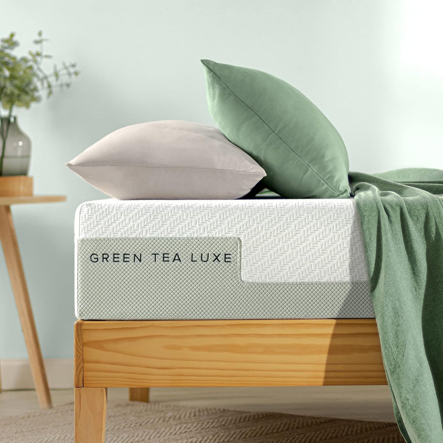 NEW - ZINUS QUEEN 10 Inch Green Tea Luxe Memory Foam Mattress, Pressure Relieving, CertiPUR-US Certified, Mattress in A Box, All-New, Made in USA - Retail $525