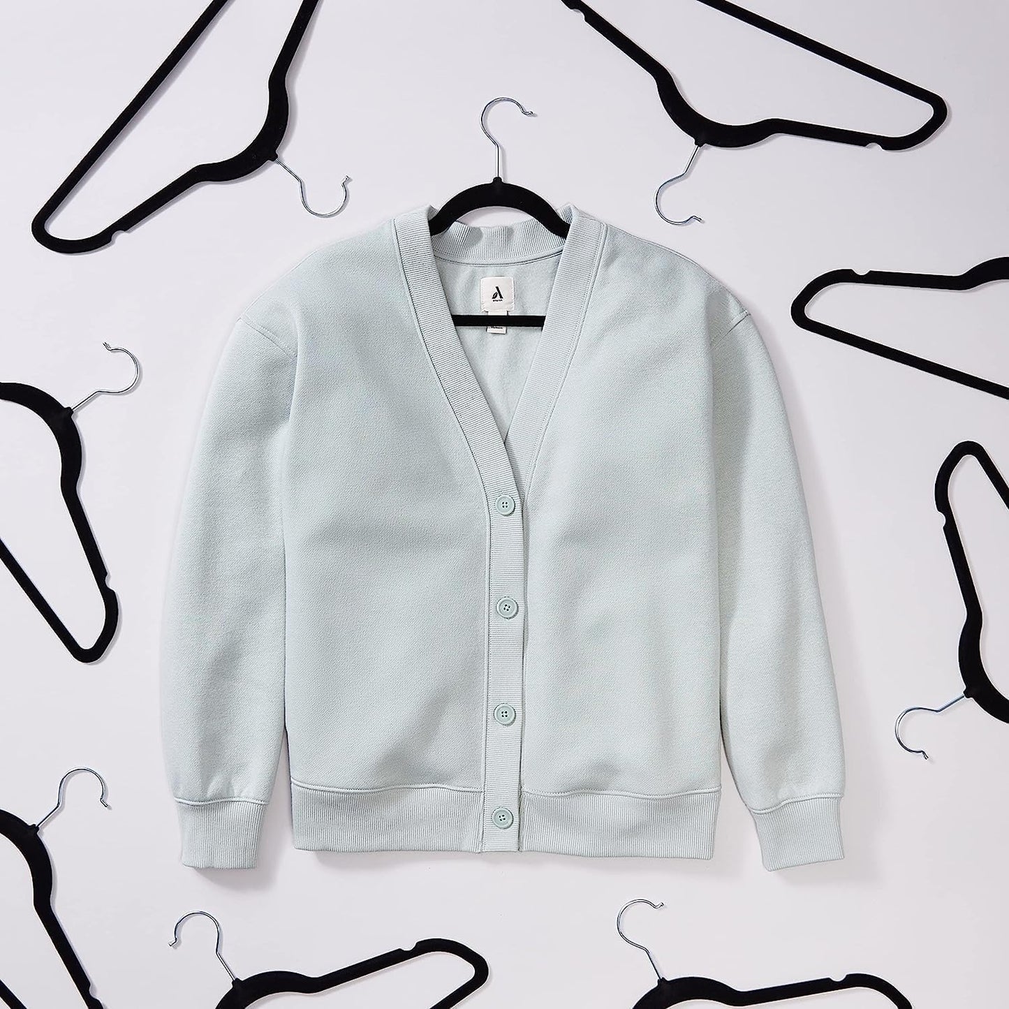 Amazon Basics Slim Velvet, Non-Slip Suit Clothes Hangers, Pack of 30, Black