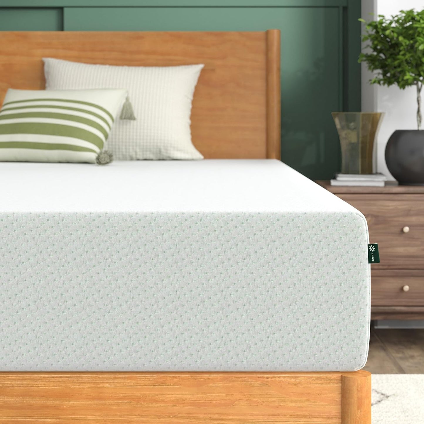 NEW - ZINUS FULL 10 Inch Green Tea Memory Foam Mattress, Fiberglass Free, Patented Custom Contour Support, Sturdy Base Foam, CertiPUR-US Certified, Bed-in-a-box, White - Retail $270