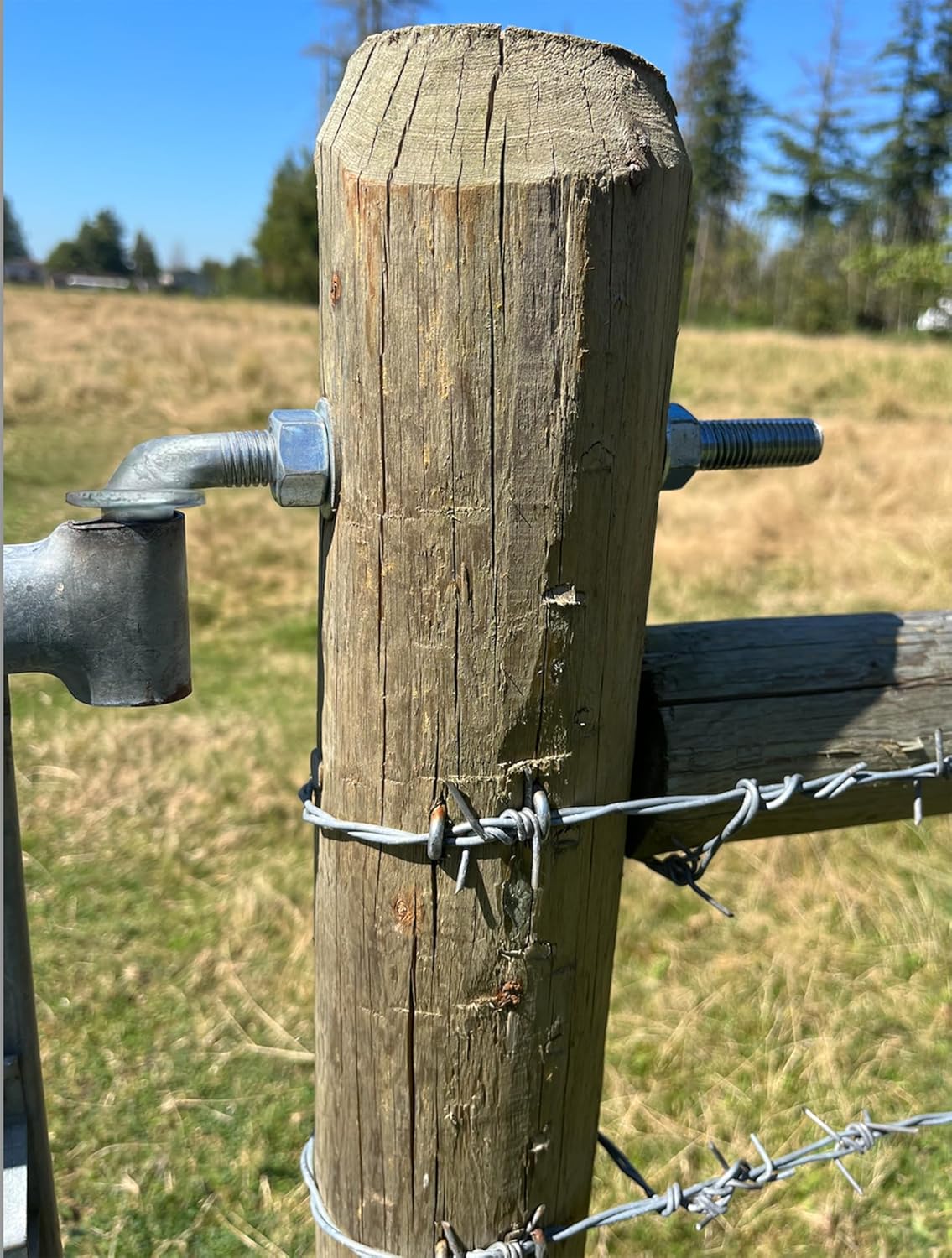 J-Bolt Gate Hinge, Hot-dip Galvanized J Bolt with 5/8" Gate Hinge. Farm Gate Hinges for Chain Link Fence Mostly Used in Frams, Back Yard, Frence Etc. Include Nut Washer (9" 8PCS)