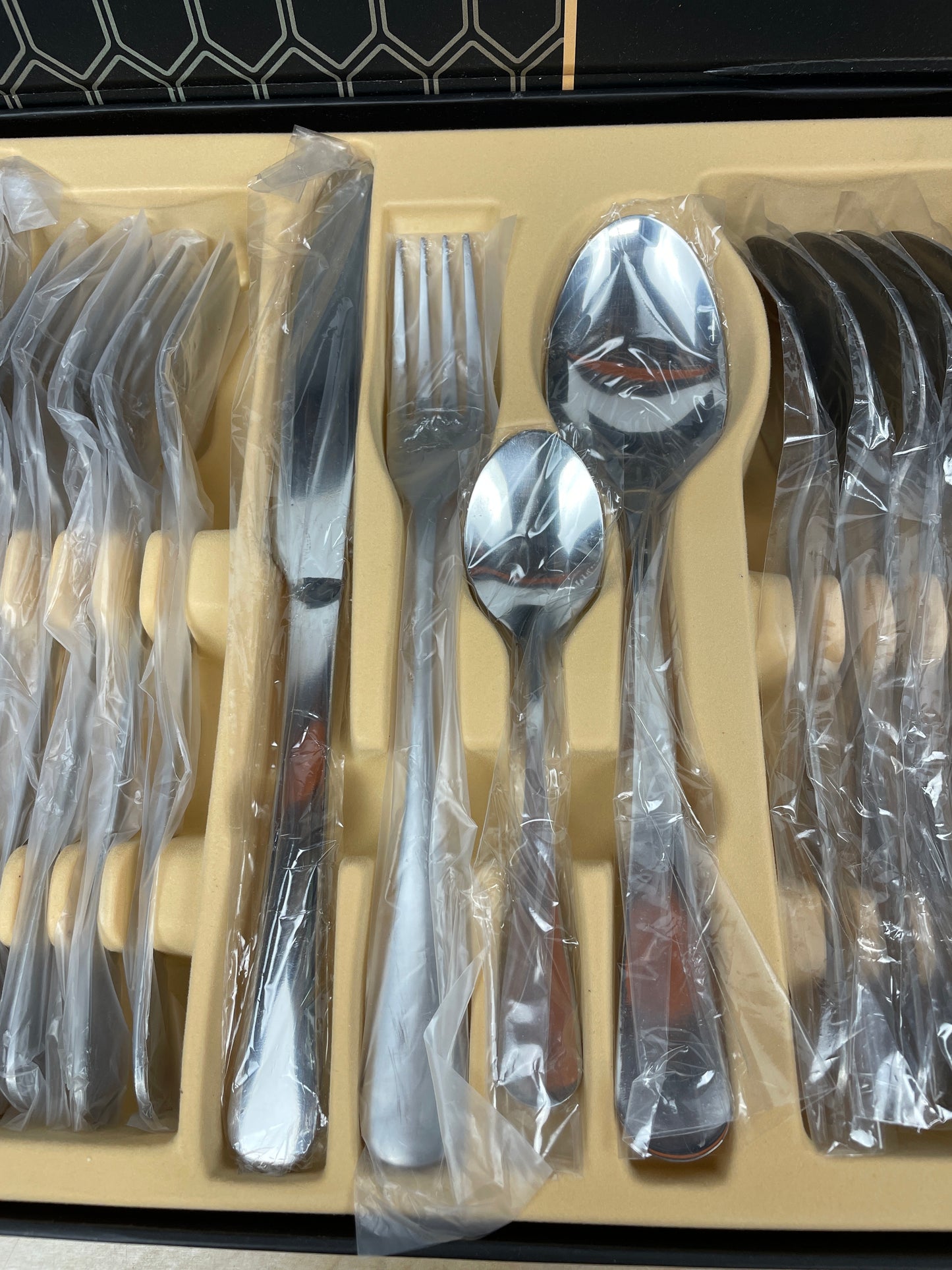 24 Piece Cutlery Set - Stainless Steel