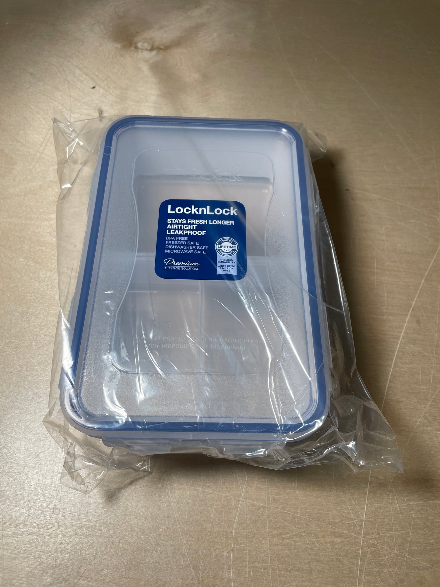 NEW - LOCK & LOCK Easy Essentials On The Go Meal Prep Lunch Box, Airtight Containers with Lid, BPA Free, Rectangle (3 Section) -27 oz, Clear - Retail $8