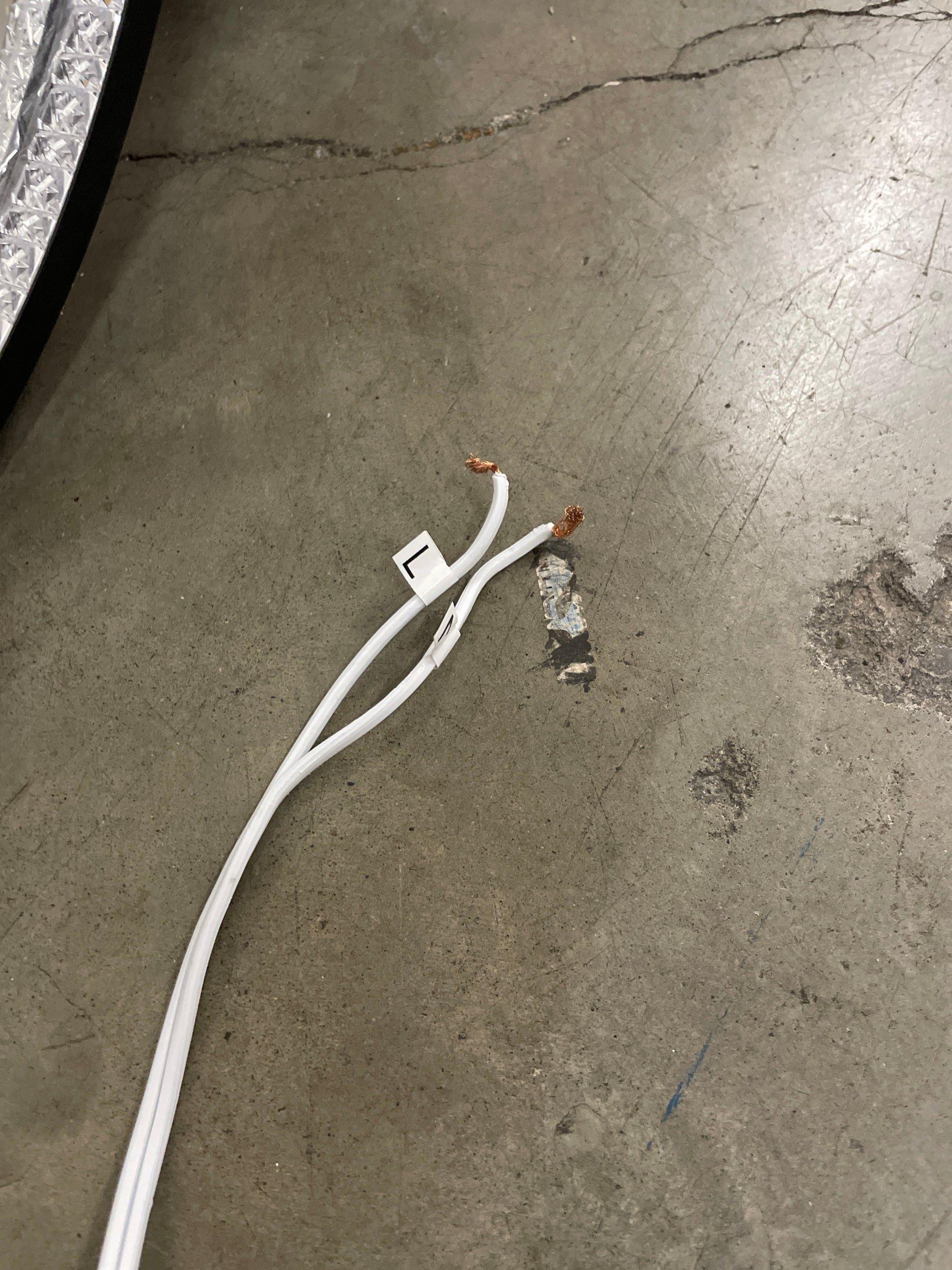 NEW - Artika Romy 28" LED Lighted Wall Mirror with Defogger - Retail $90