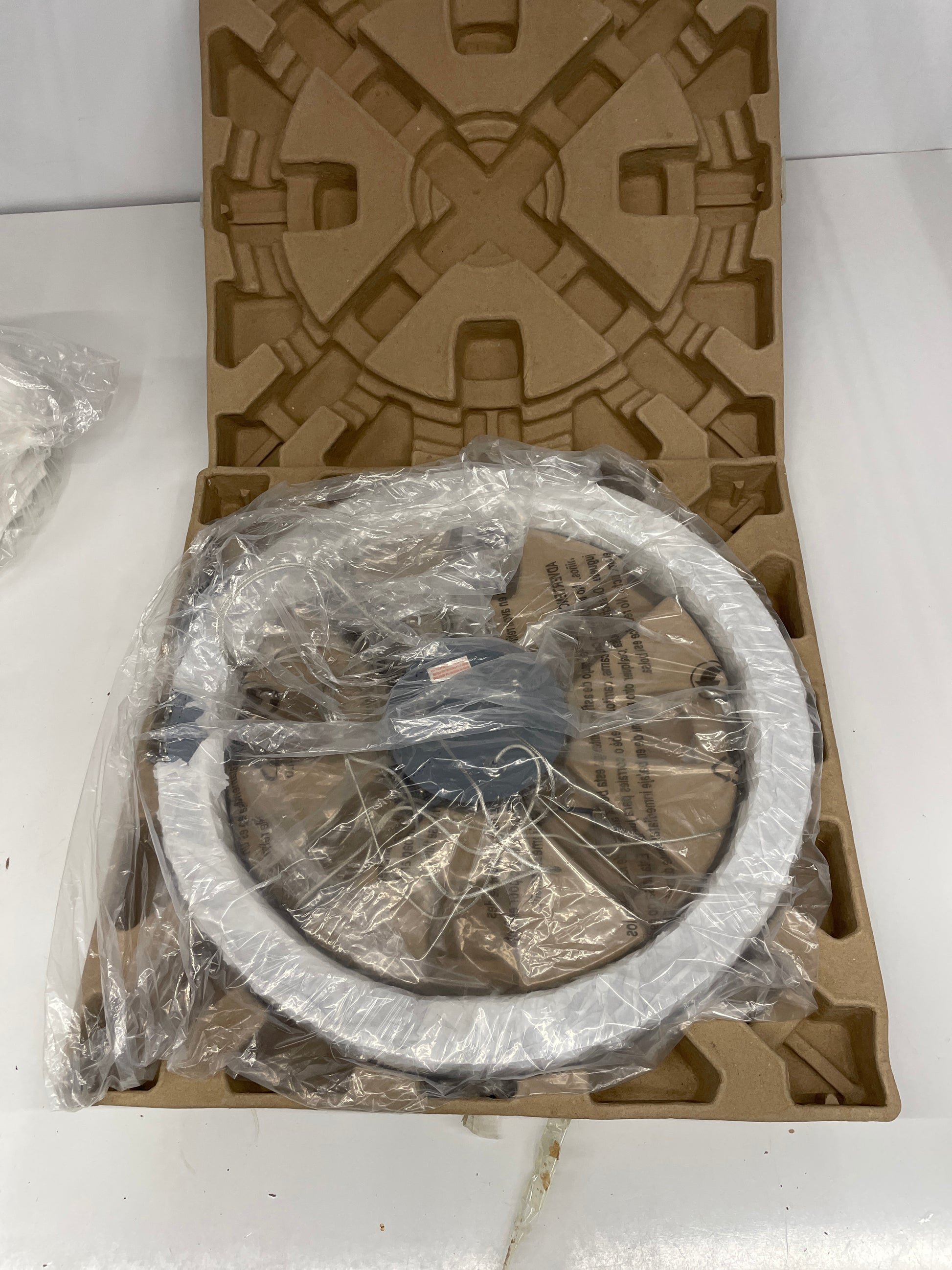 ARTIKA CELEBRITY LED - Retail $109