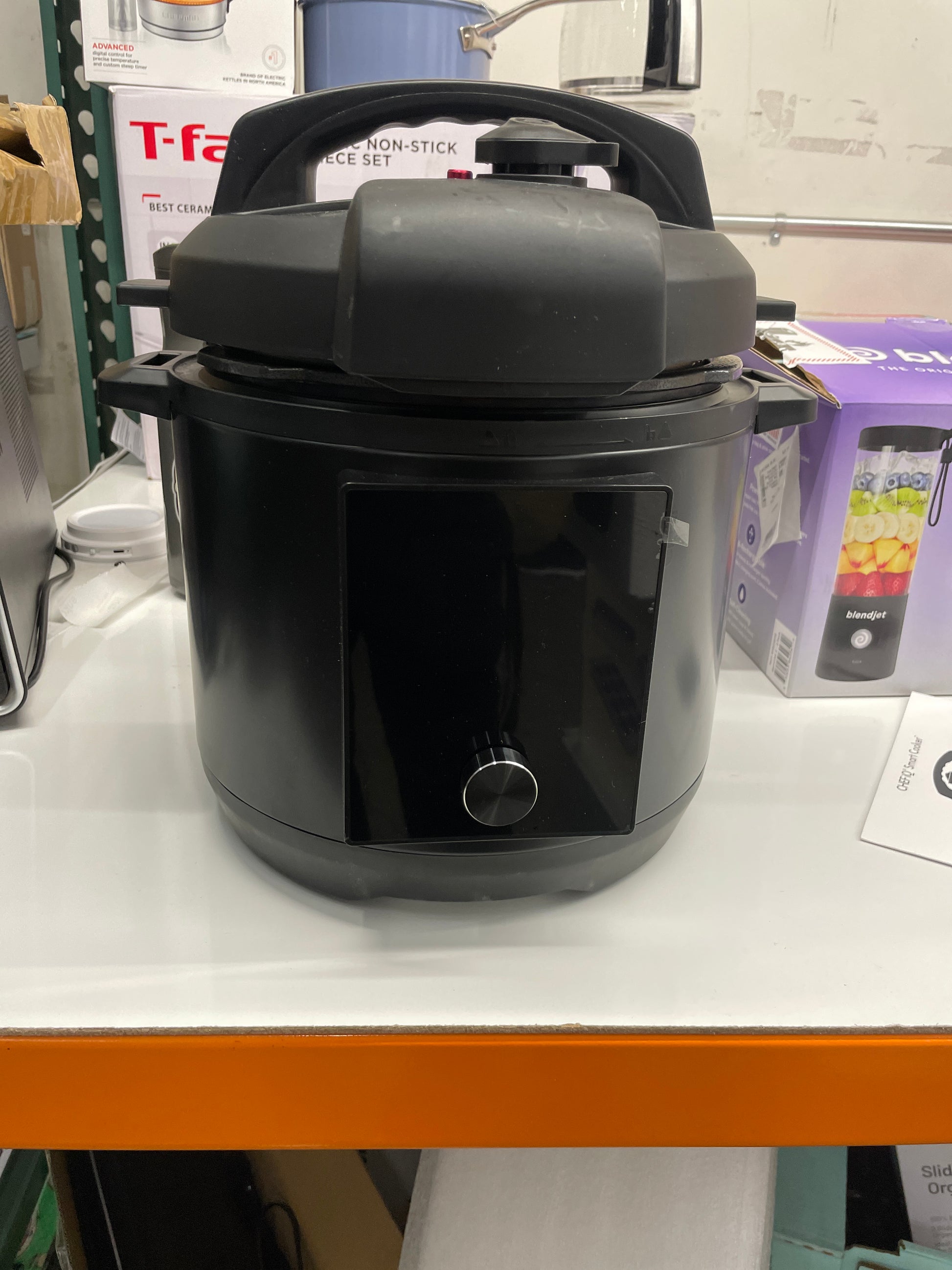 CHEFMAN IQ SMART COOKER - Retail $139