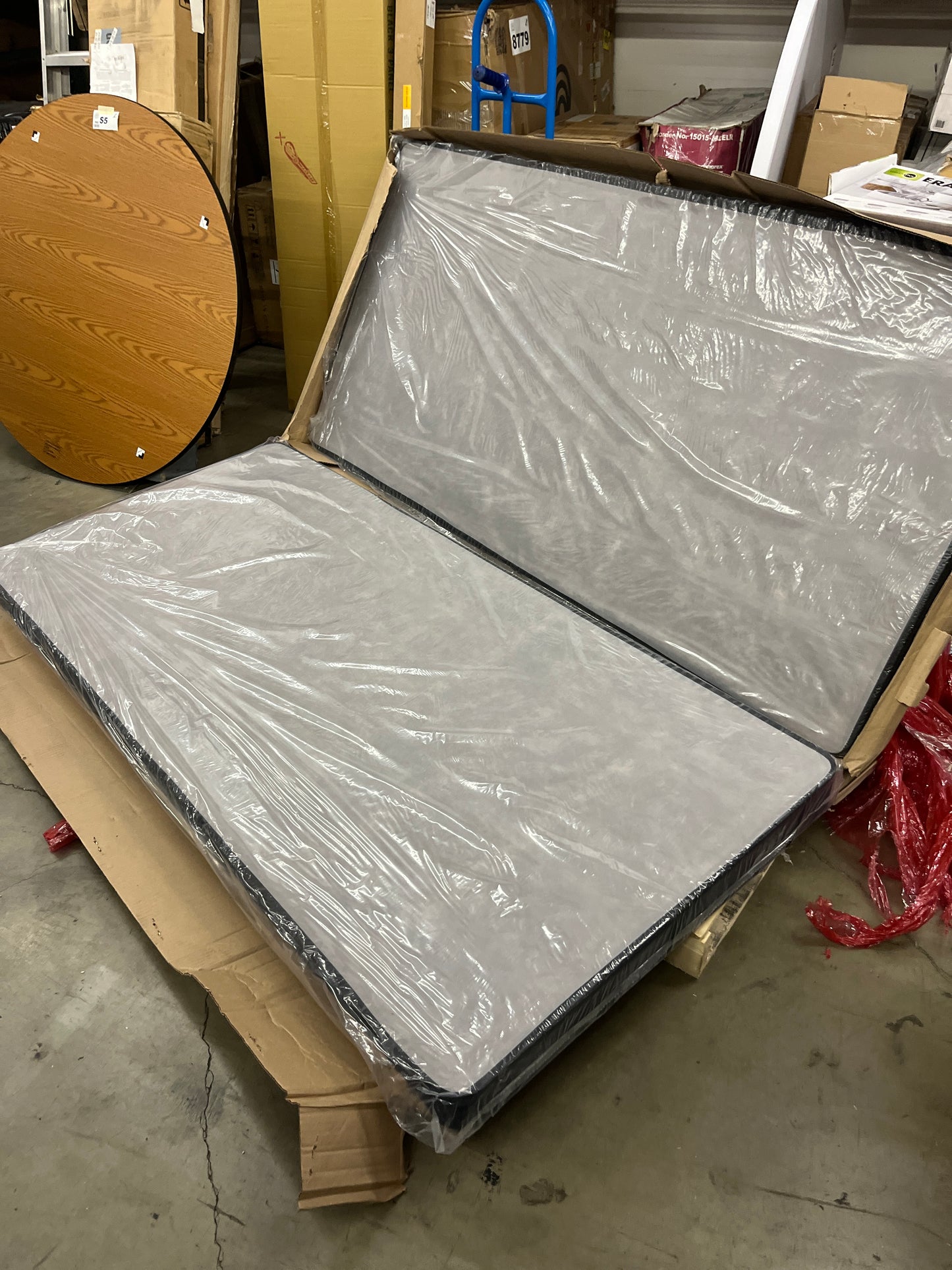 Spring Air KING Air, 4-Inch Sturdy Split Box Spring for Mattress Support-Durable and Fully Assembled, Natural Wood Foundation for King, Black - Retail $204