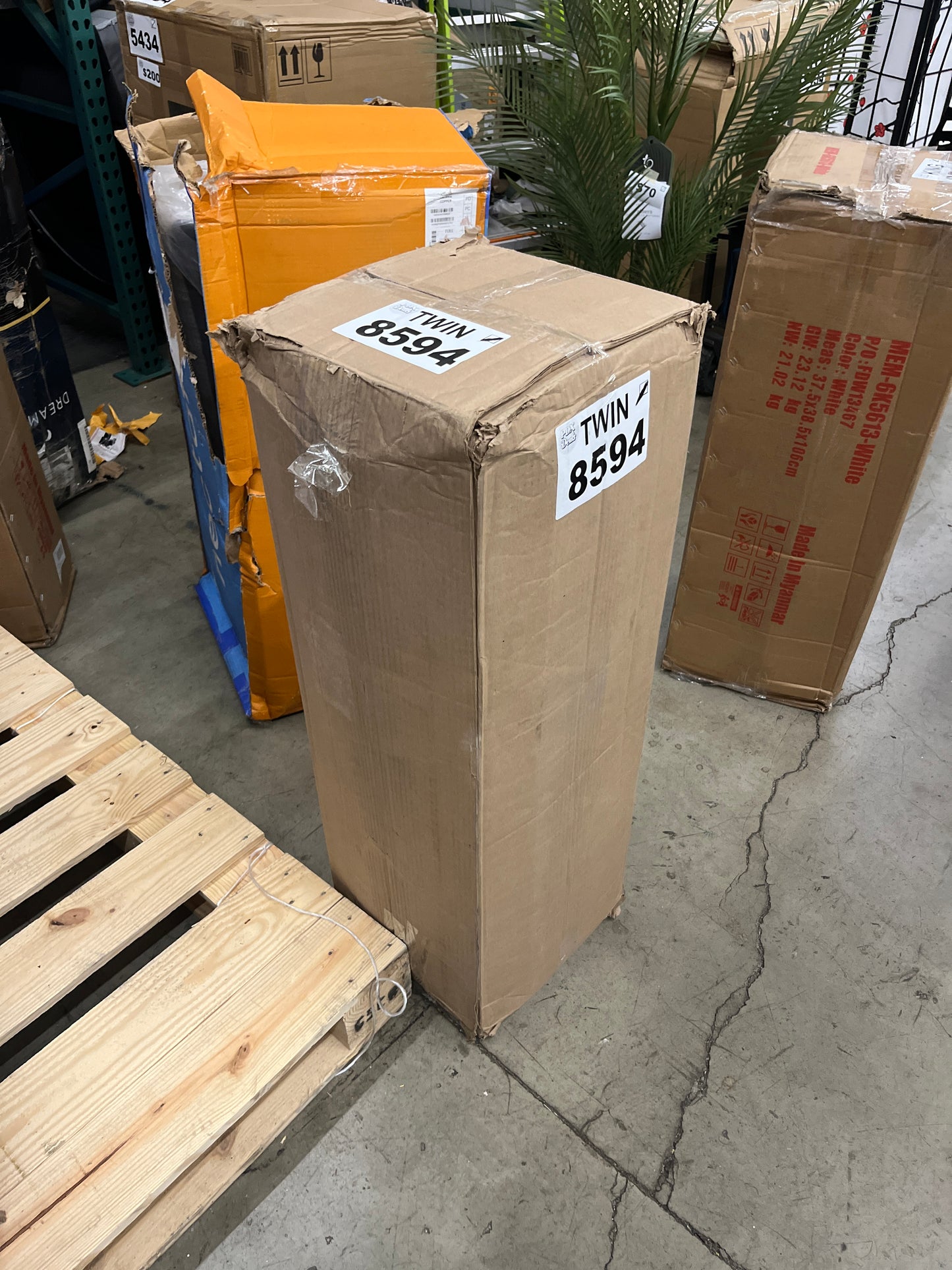 Ottomanson 9" Twin Mattress in a Box Made in USA, Medium-Firm Mattress, Hybrid Mattress Cool Improved Airflow with Edge to Edge Pocket Coil, Bed in A Box, Ottopedic - Retail $138