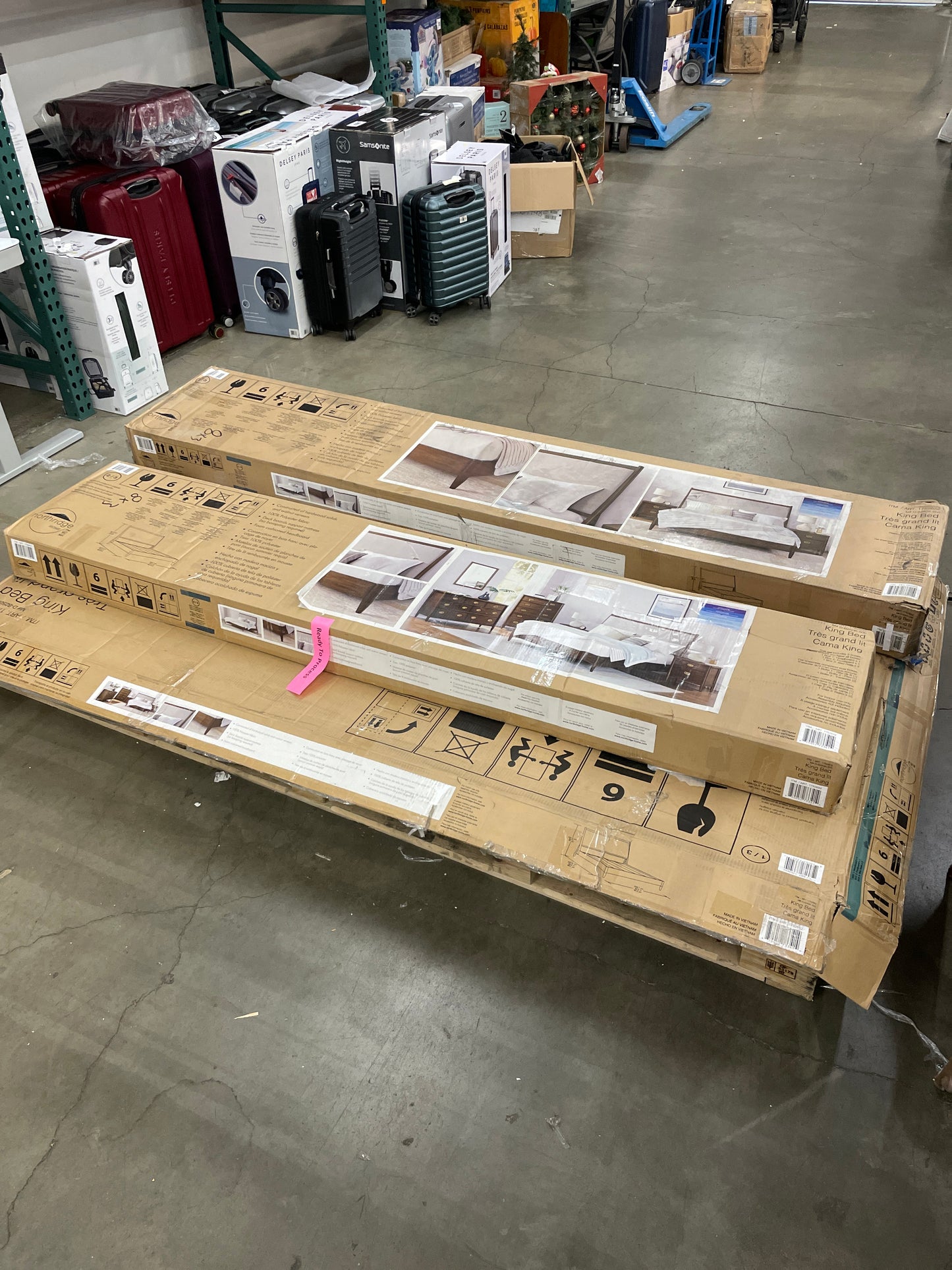 WESTON PARK KING BED - Retail $999