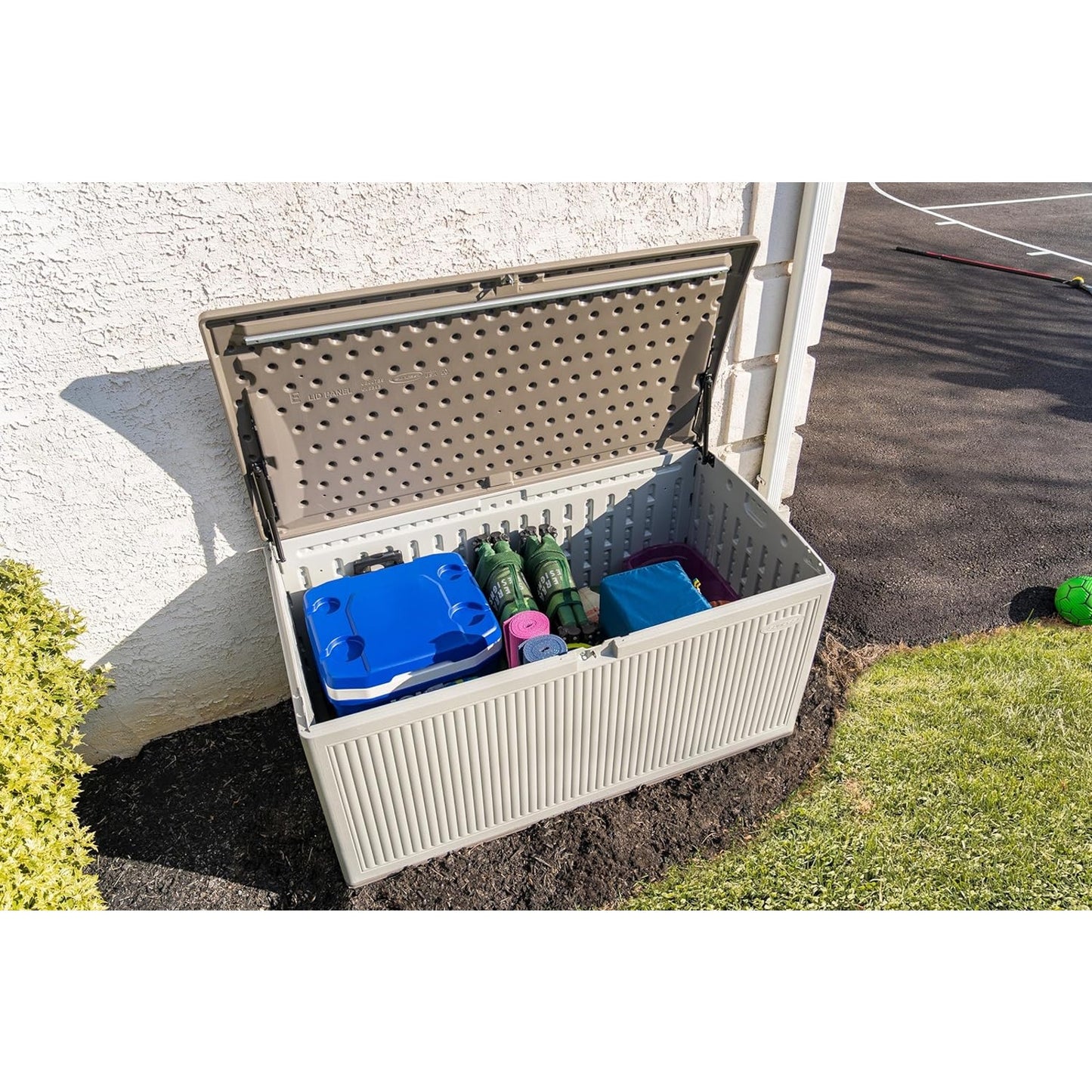 Suncast 160 Gallon Resin Deck Box - Retail $196