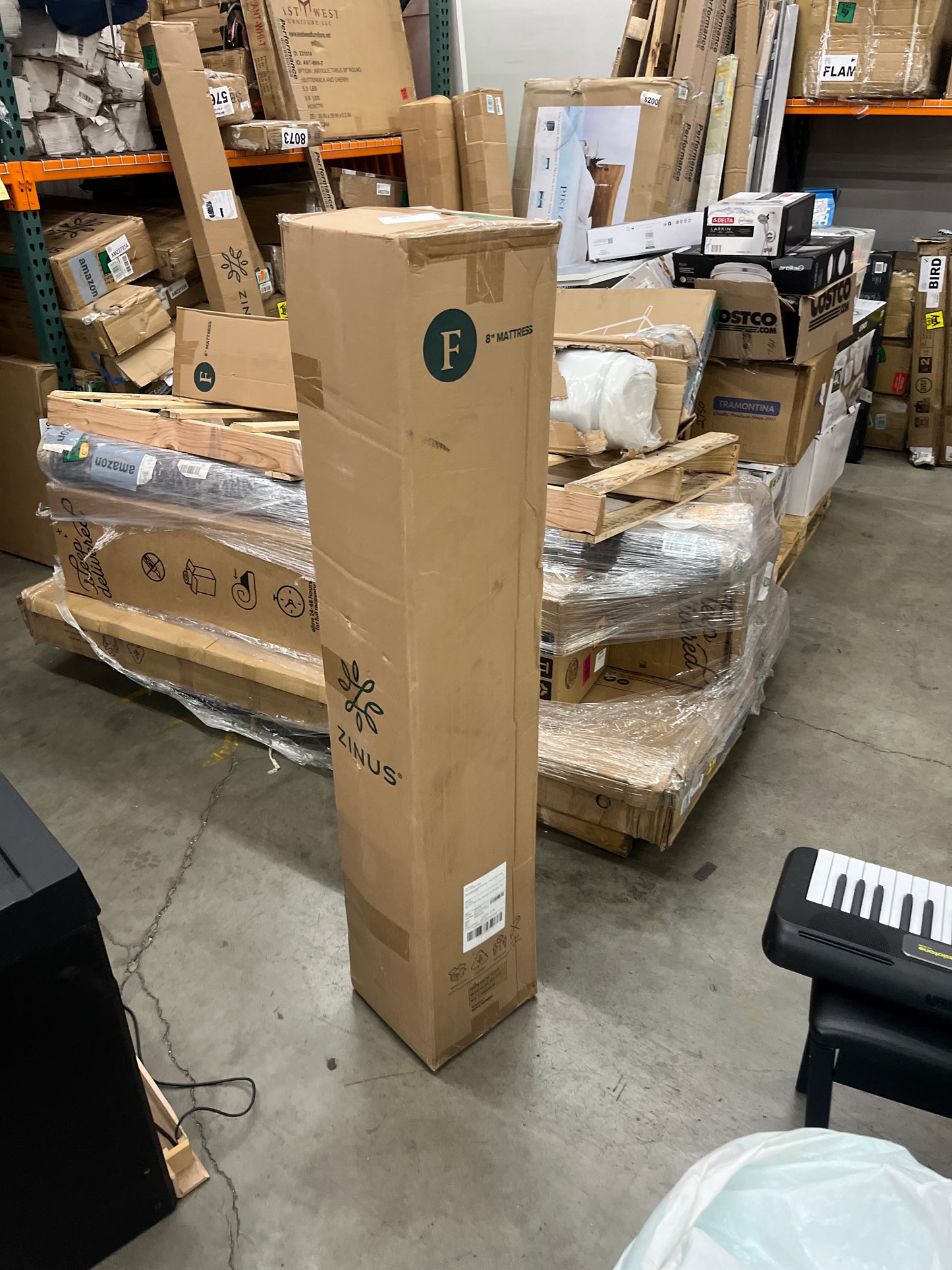 NEW - ZINUS FULL 8 Inch Foam and Spring Hybrid Mattress [New Version], Medium Firmness, Durable Support, Certified Safe Foams & Fabric, Mattress in A Box - Retail $138