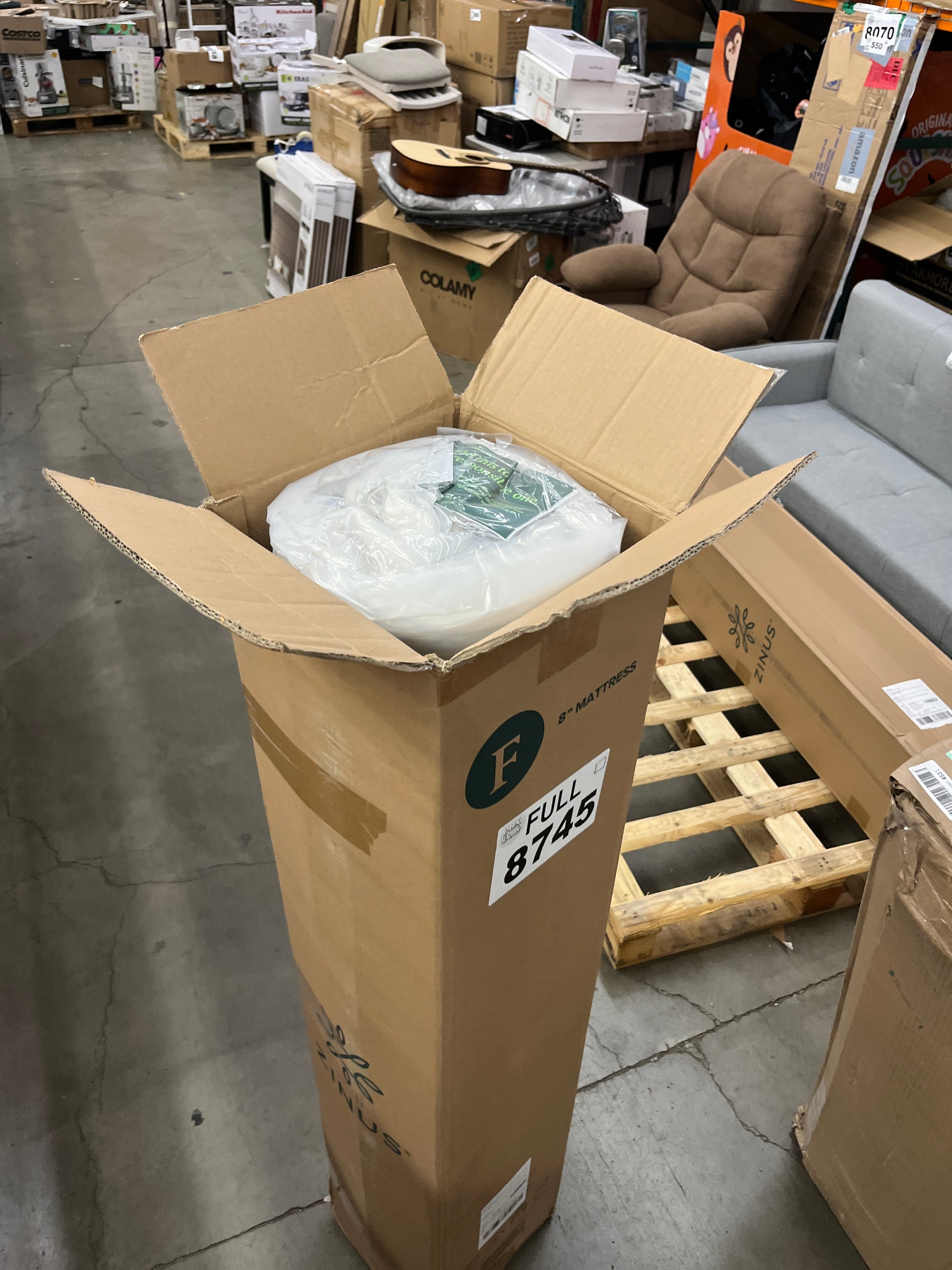 ZINUS 8 Inch Foam and Spring Hybrid Mattress [New Version], Full, Fiberglass free, Medium Firmness, Durable Support, Certified Safe Foams & Fabric, Mattress in A Box - Retail $138