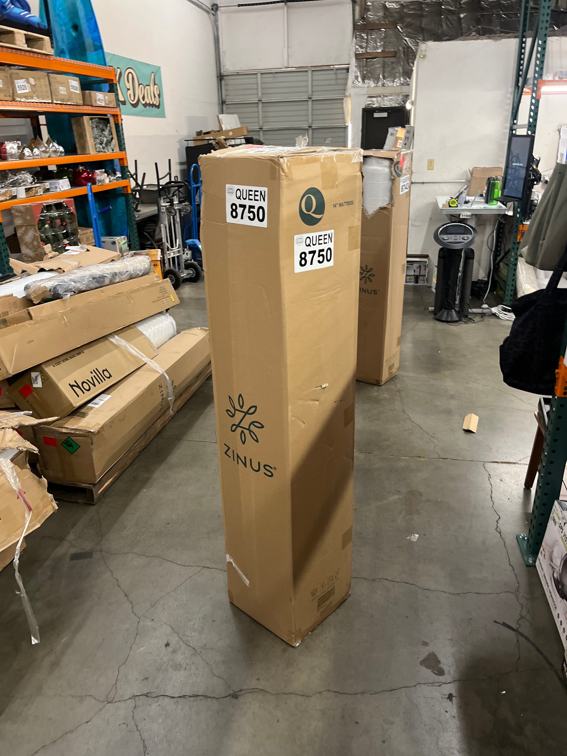 ZINUS 14 Inch Cooling Comfort Support Hybrid Mattress [New Version], Queen, Fiberglass Free, Medium Plush, Cooling Motion Isolation, Certified Safe Foams & Fabric, Mattress in A Box - Retail $423