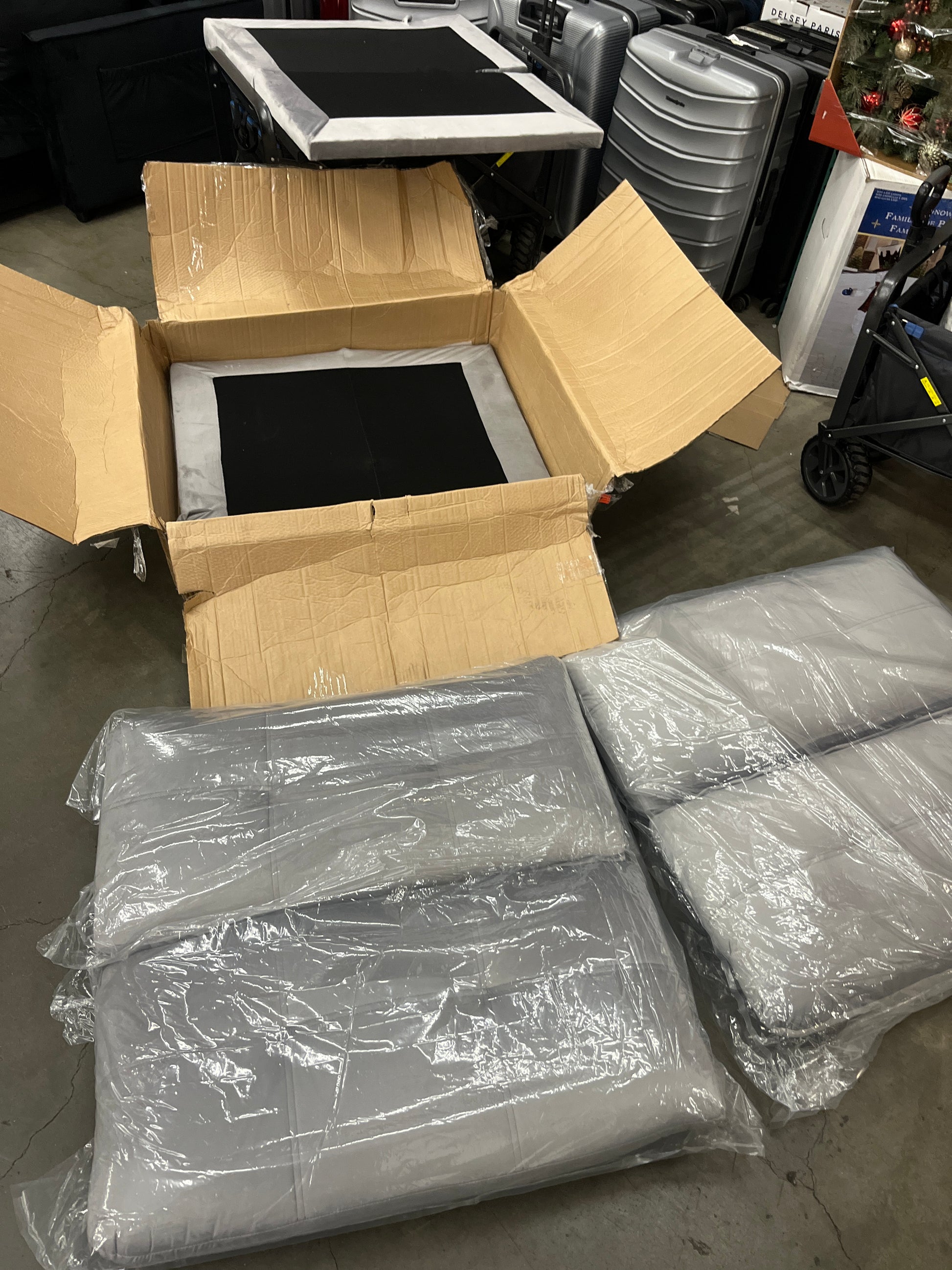 Velvet Convertible Futon Sofa Bed,71" Comfy Loveseat Sleeper Sofa with Adjustable Backrest Armrest, Strengthen Solid Wood, 7" Thicken Cushion, Small 2 Seater Twin Futon Couch for Living Room Bedroom - Retail $219