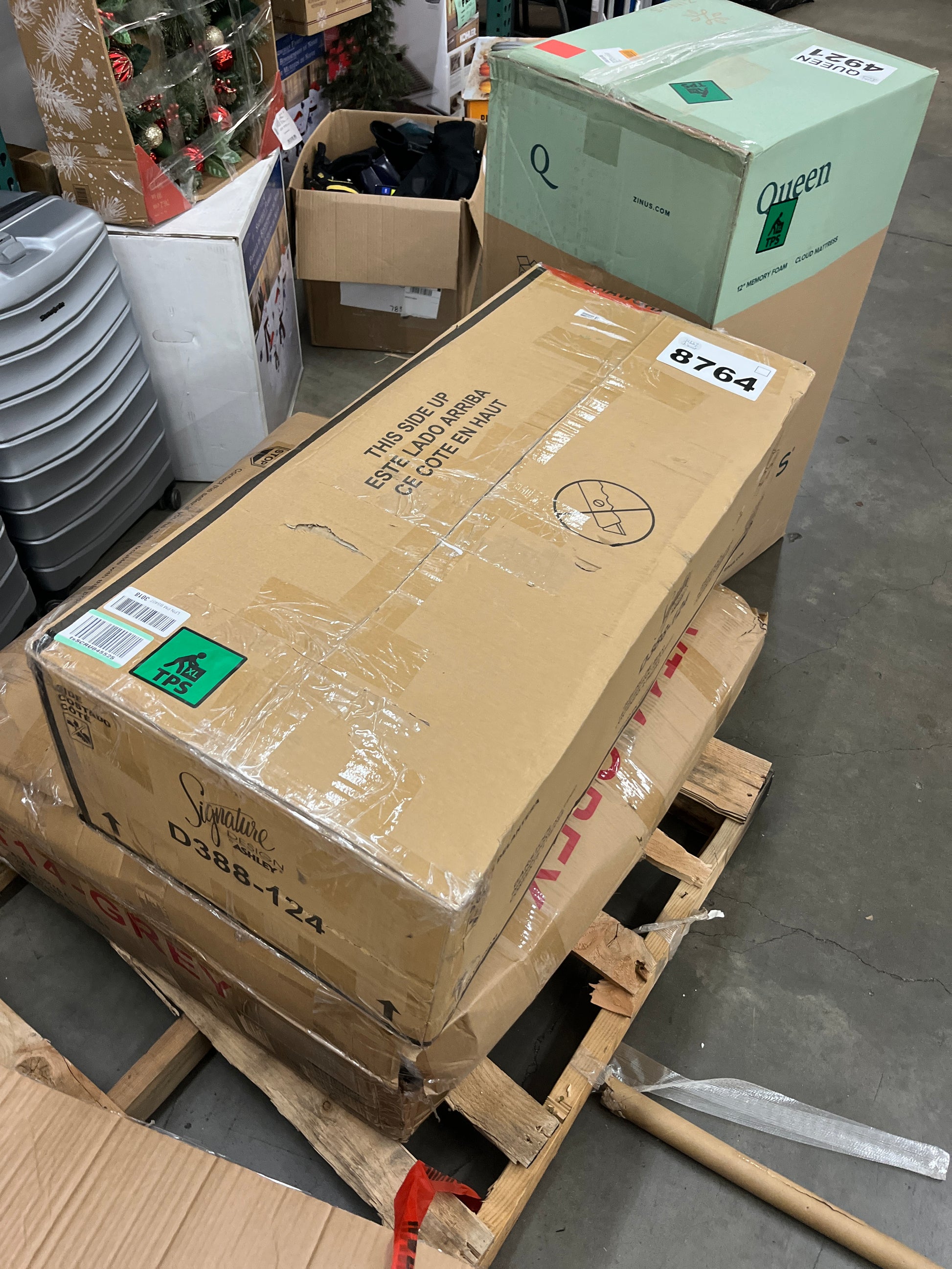 Signature Design by Ashley Caitbrook Rustic 24.63" Counter Height Upholstered Barstool, Set of 2, Gray - Retail $175