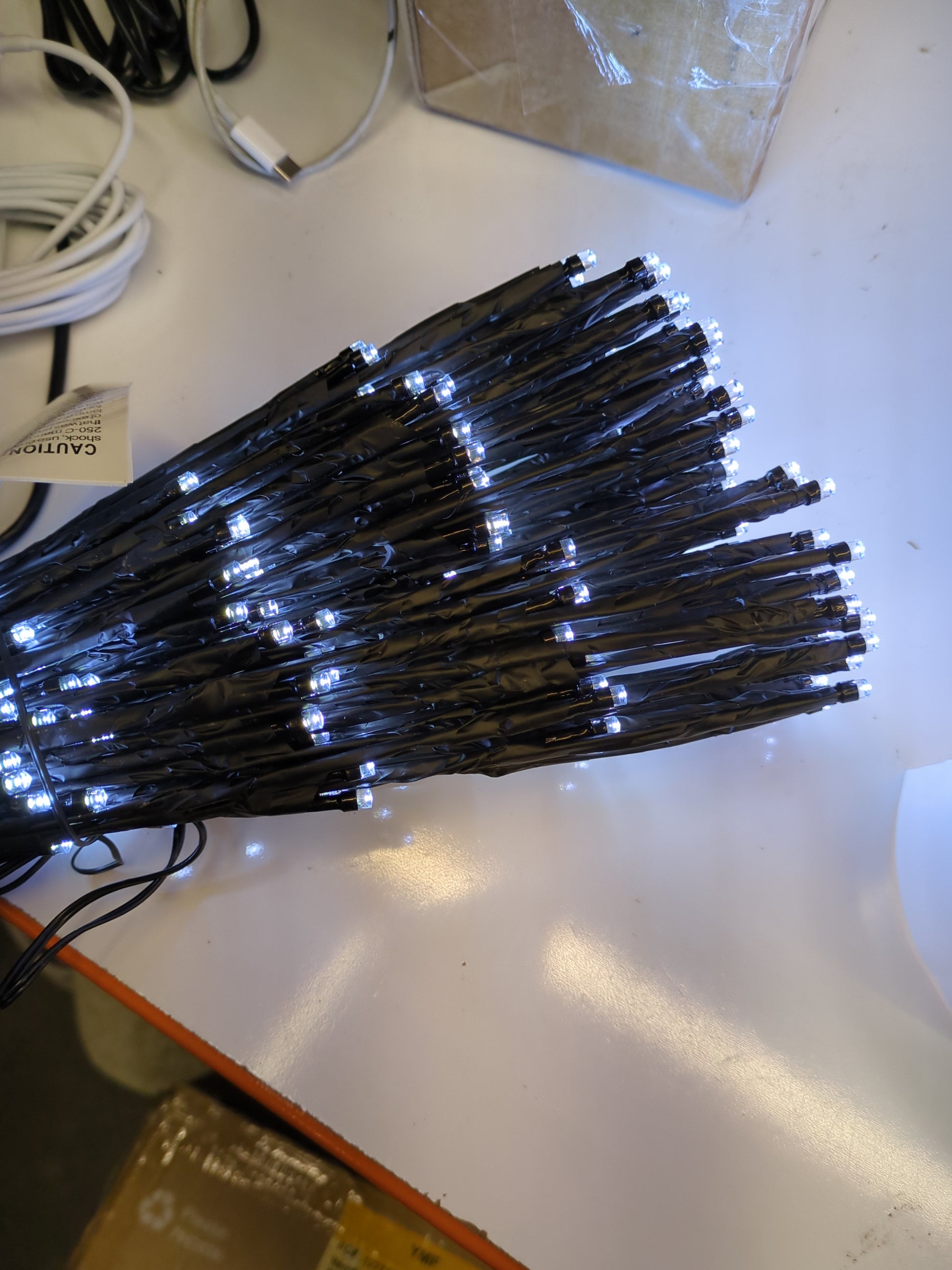 SYLVANIA SET OF 4 STAR - Retail $26