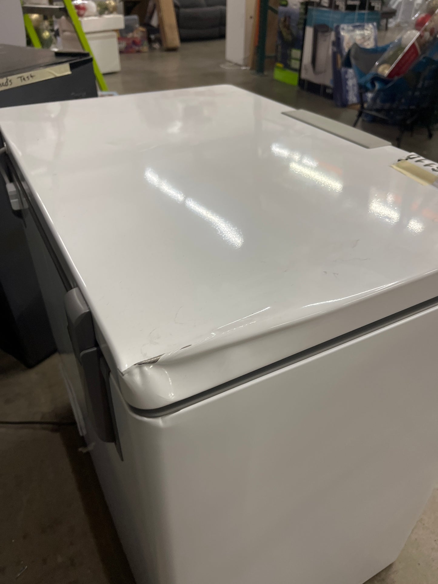 NEW w/ dmg - Midea Convertible Chest Freezer with Interior LED Light, 7.0 cu ft - Retail $269