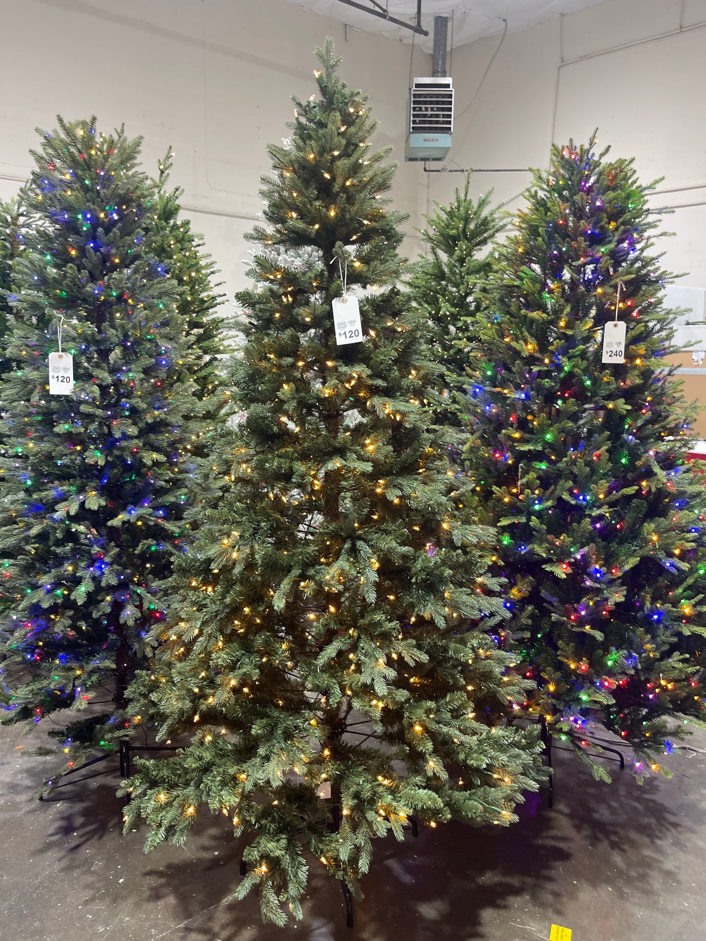 7.5 ft. Nostalgic Noble Fir LED Pre-Lit Christmas Tree T18