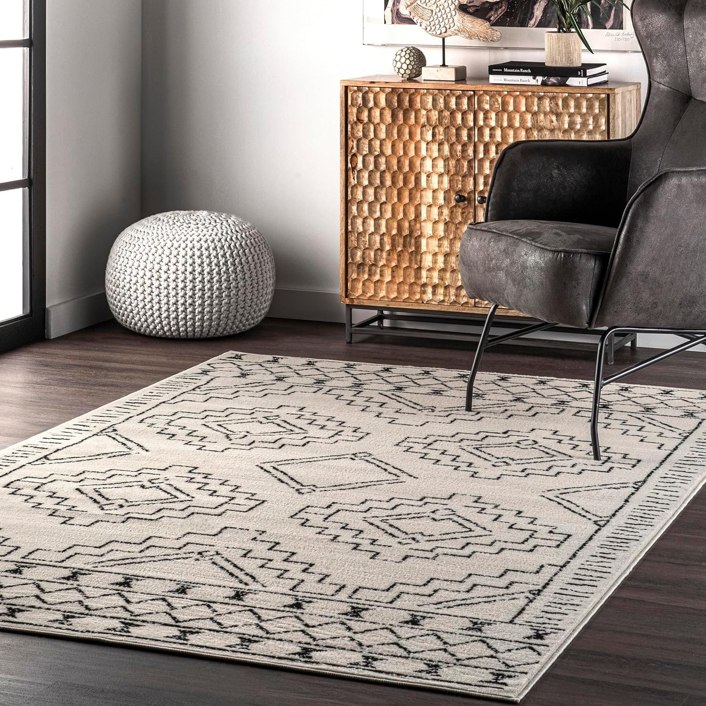 NEW - nuLOOM 7in x 9in Indoor Performance Area Rug, Stain-Resistnat, Pet and Kid Friendly, Durable, High-Traffic, Noa ivory and black - Retail $59