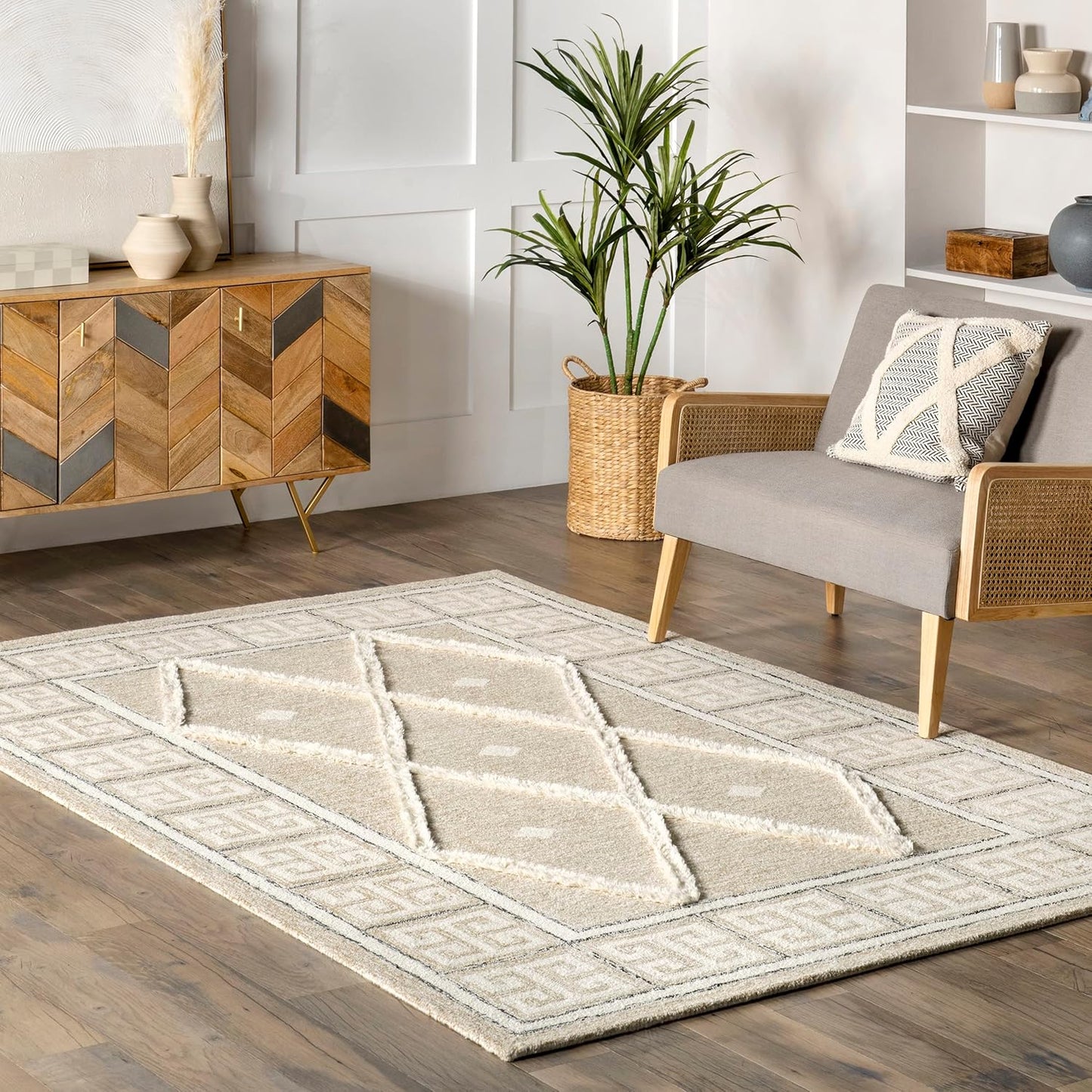 NEW - nuLOOM 4x6 Cilla Transitional Diamond Wool Area Rug, Beige - Retail $70