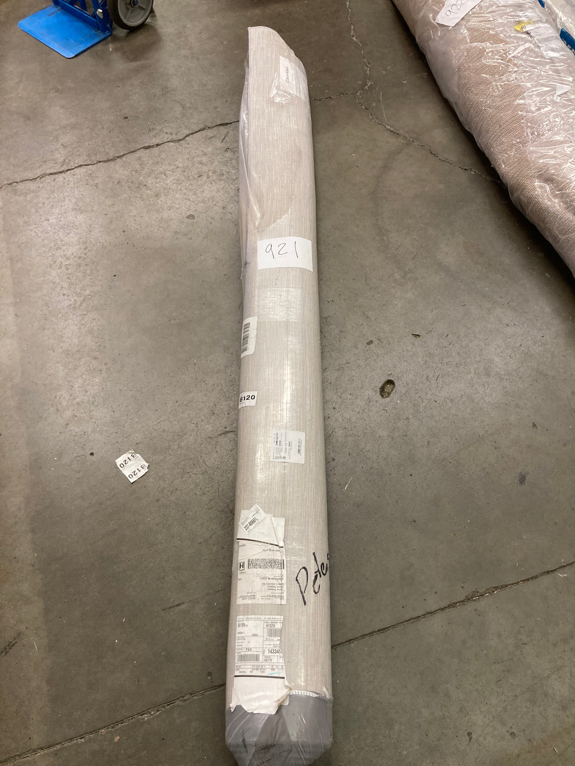 Like NEW - Costco - Calvin Klein Area Rug, Jackson Gray 6'6" x 9' 6" - Retail $169 Default Title