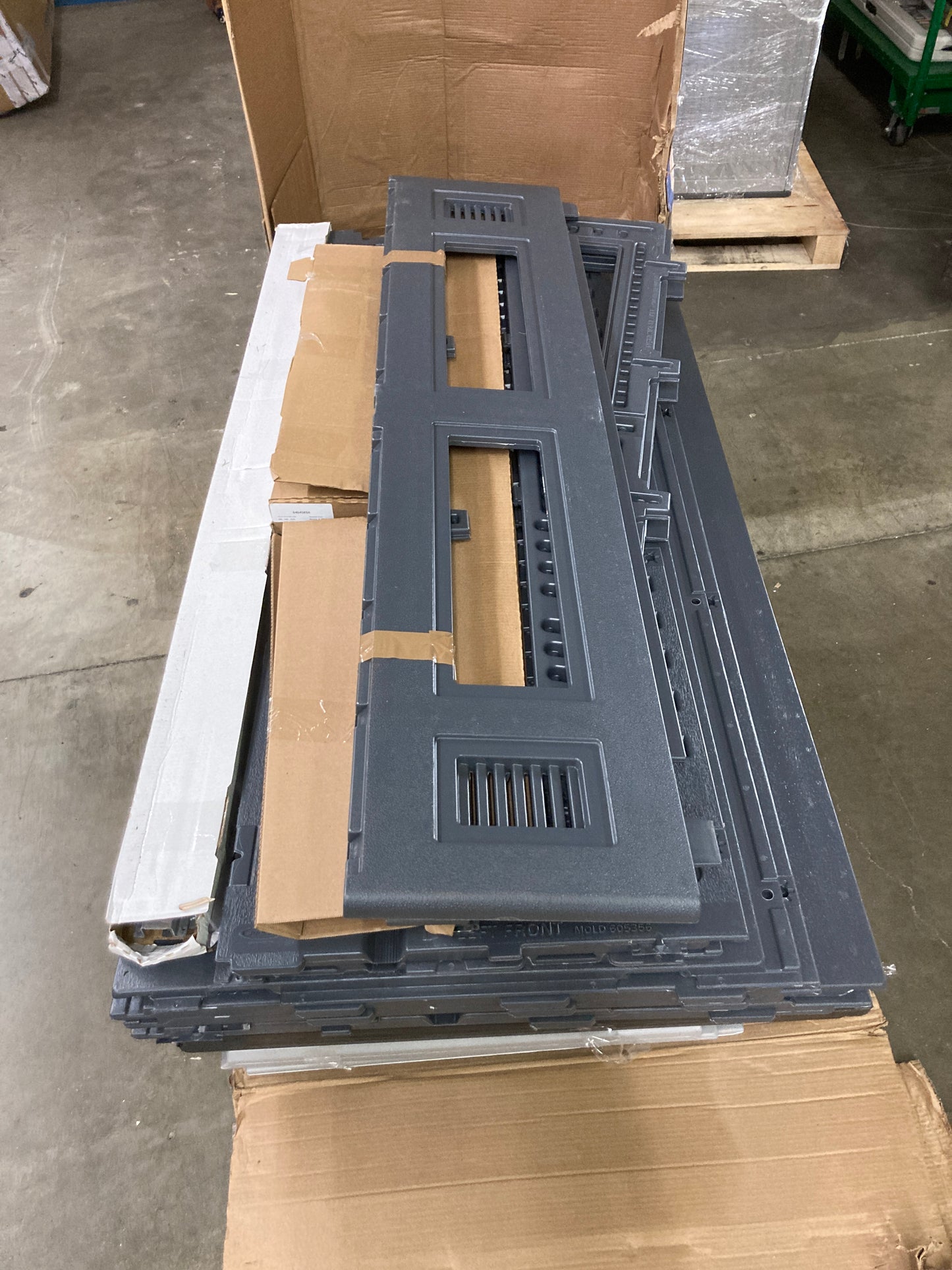 Suncast 6' x 5' Modern Shed - Retail $849 Default Title