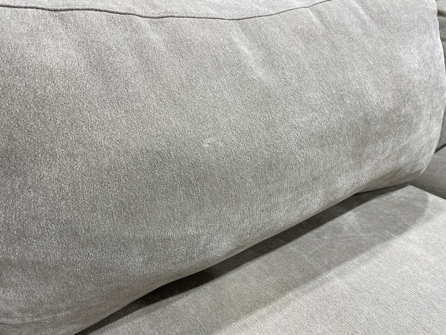 Thomasville Walsen Sectional with Storage Ottoman