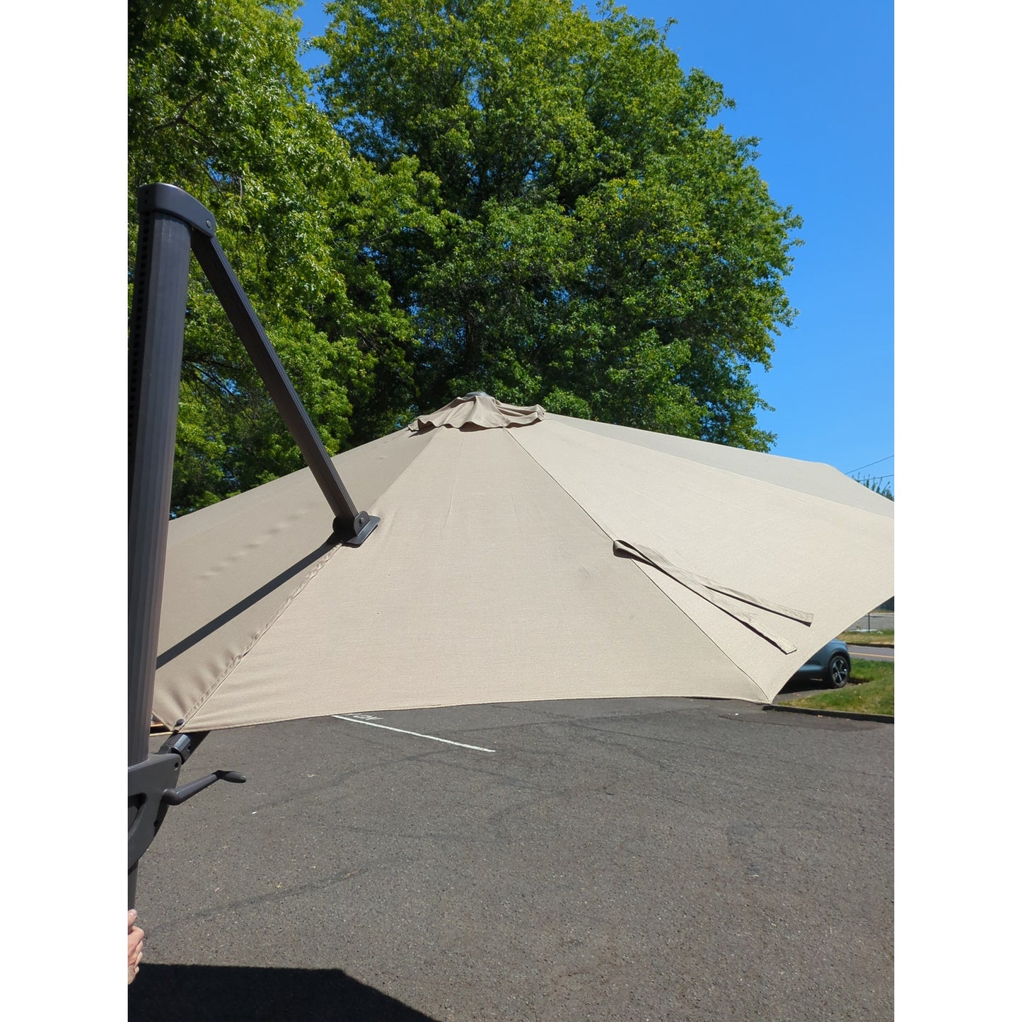 Costco - Seasons BEIGE 11' Round Cantilever Umbrella  - Retail $699