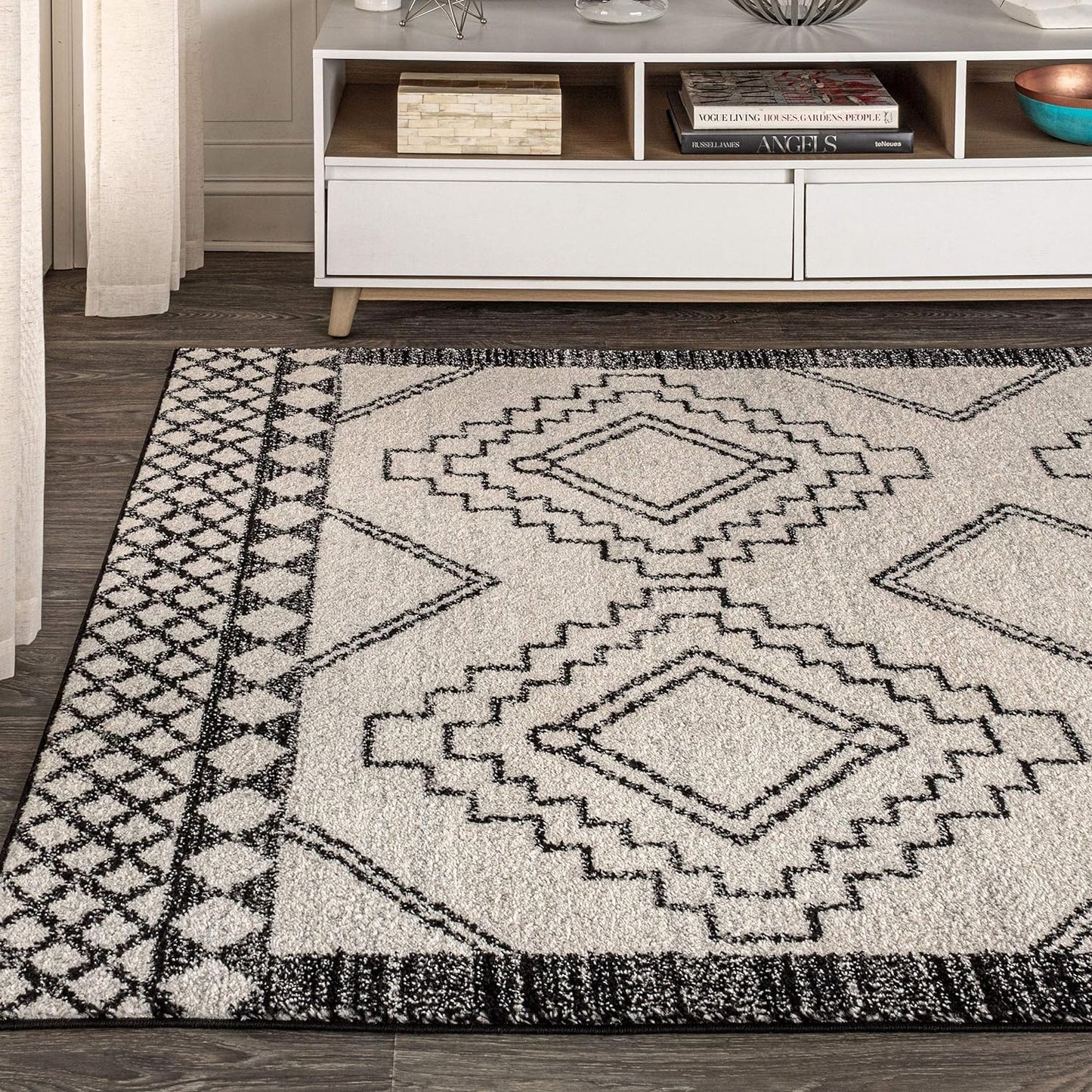 JONATHAN Y MOH200A-8 Amir Moroccan Beni Souk Indoor Area-Rug Bohemian Farmhouse Rustic Geometric Easy-Cleaning Bedroom Kitchen Living Room Non Shedding, 8 X 10, Cream,Black - Retail $110