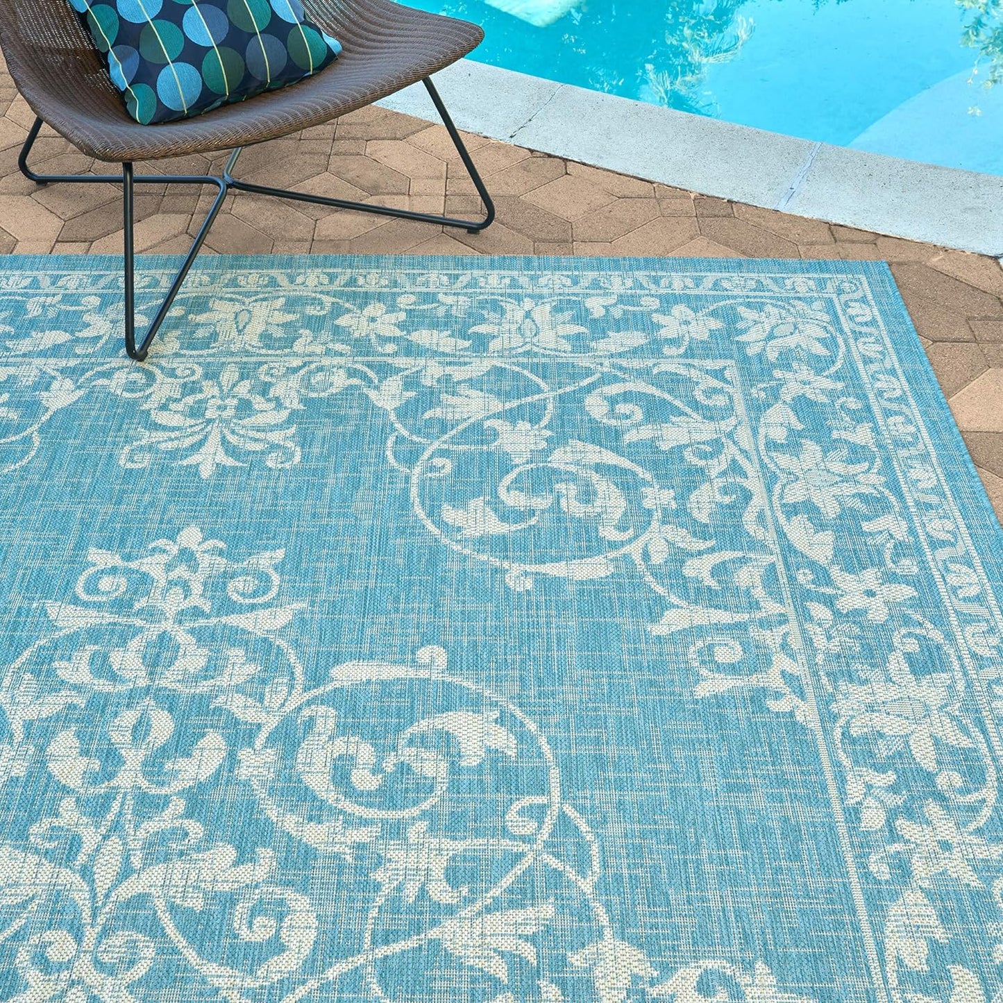 NEW - Gertmenian Indoor Outdoor Area Rug, Classic Flatweave, Washable, Stain & UV Resistant Carpet, Deck, Patio, Poolside & Mudroom, 6x9 Ft Medium, Center Medallion, Aqua Blue, 22255 - Retail $124