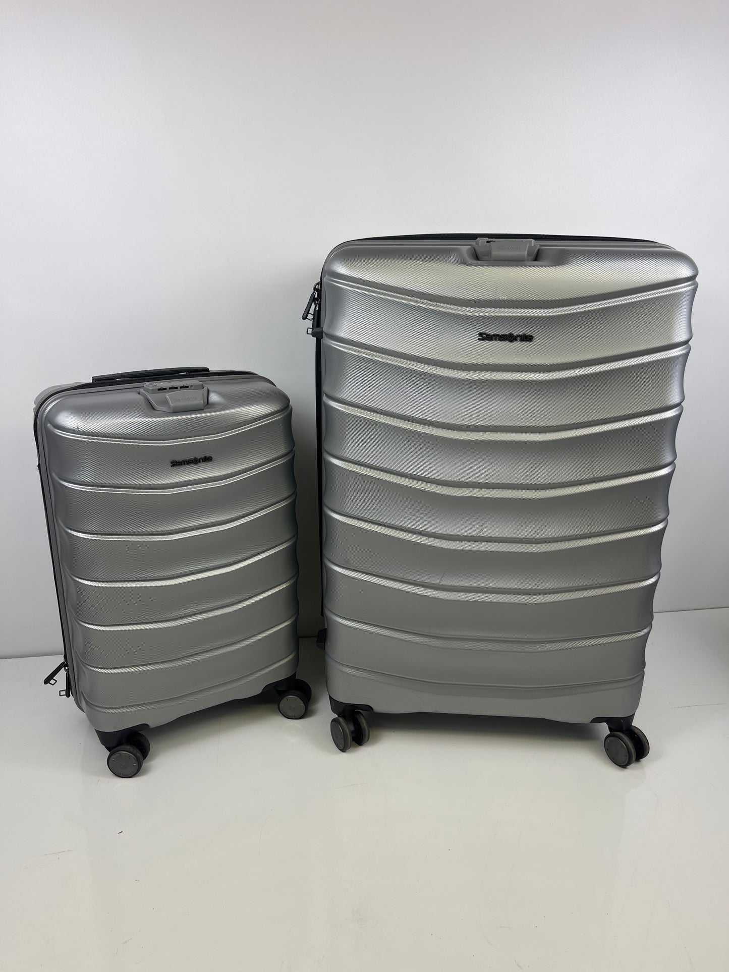 Samsonite Silver Amplitude Hardside 2 Piece Luggage Set