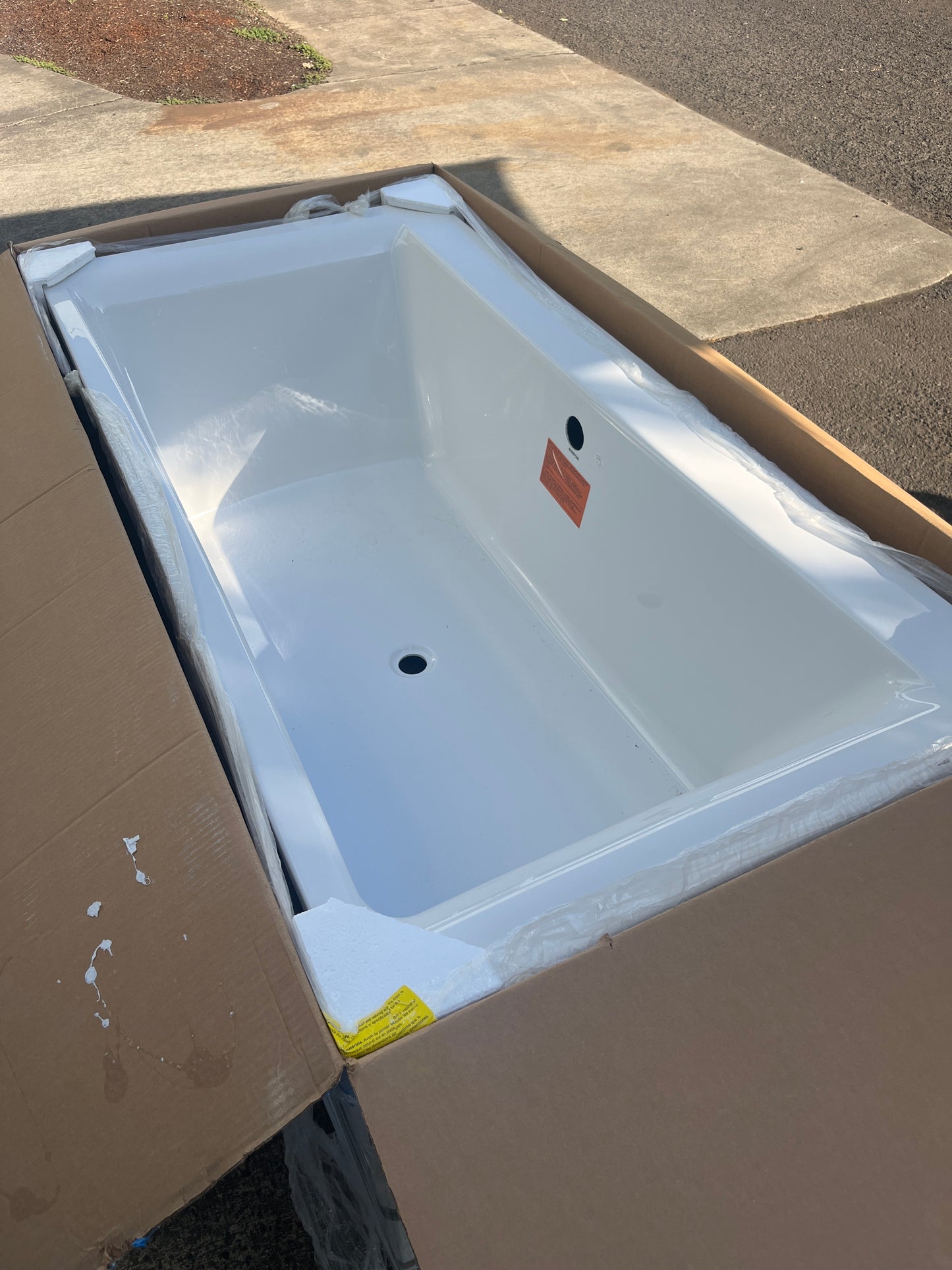 NEW - Kohler 6367-0 Stargaze 72-Inch X 36-Inch Freestanding Bath with Fluted Shroud and Center Drain