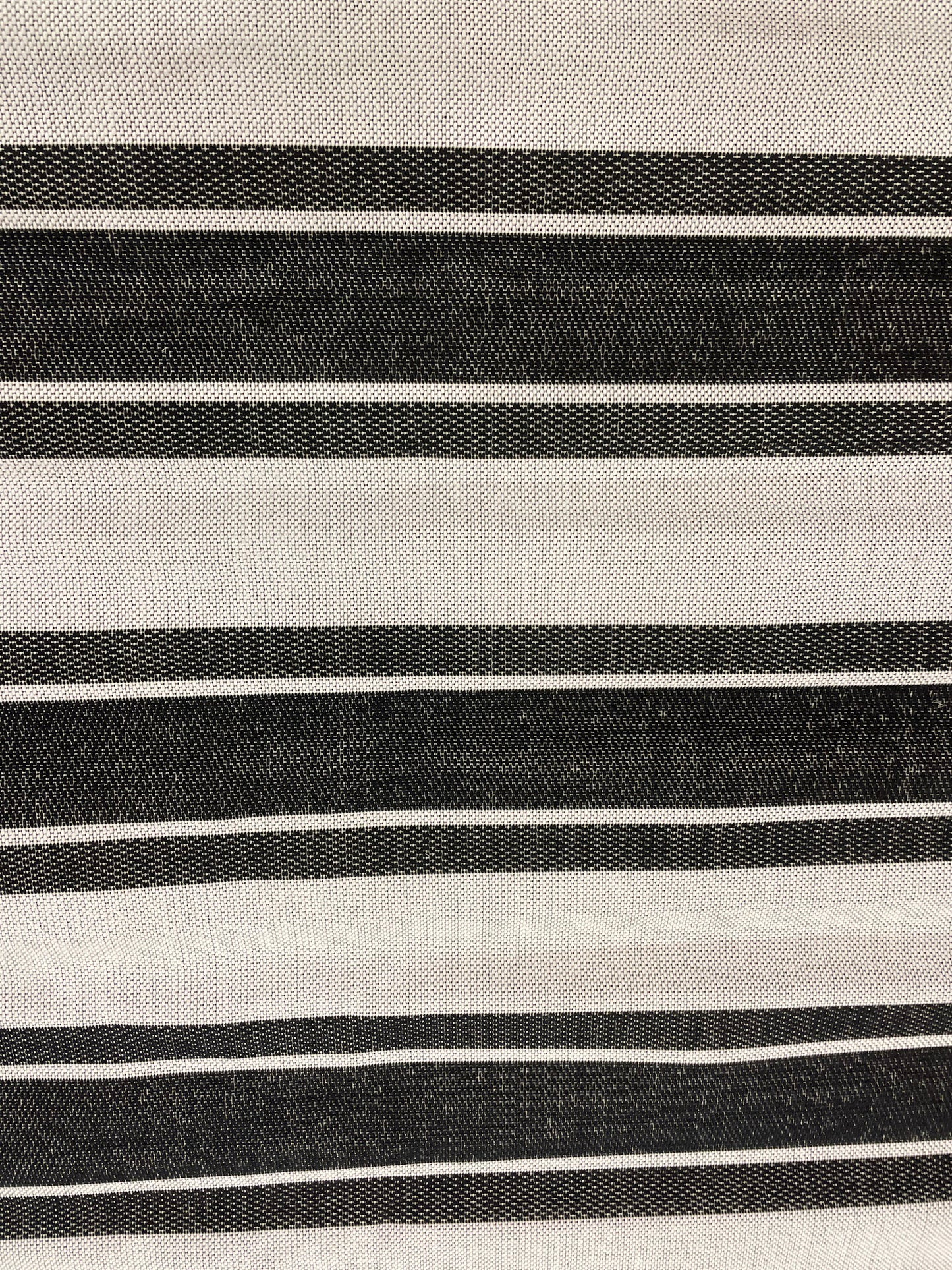 NEW - Costco - Naples Zuma Black Stripe, Indoor/Outdoor Rug, 8' x 10' - Retail $139