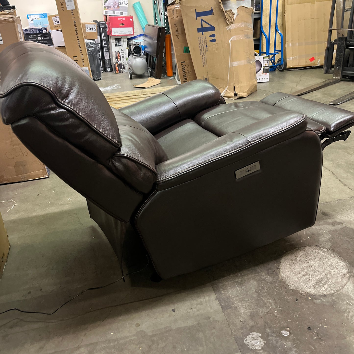 Costco - Barcalounger Columbia Leather Power Recliner with Power Headrest - Retail $799
