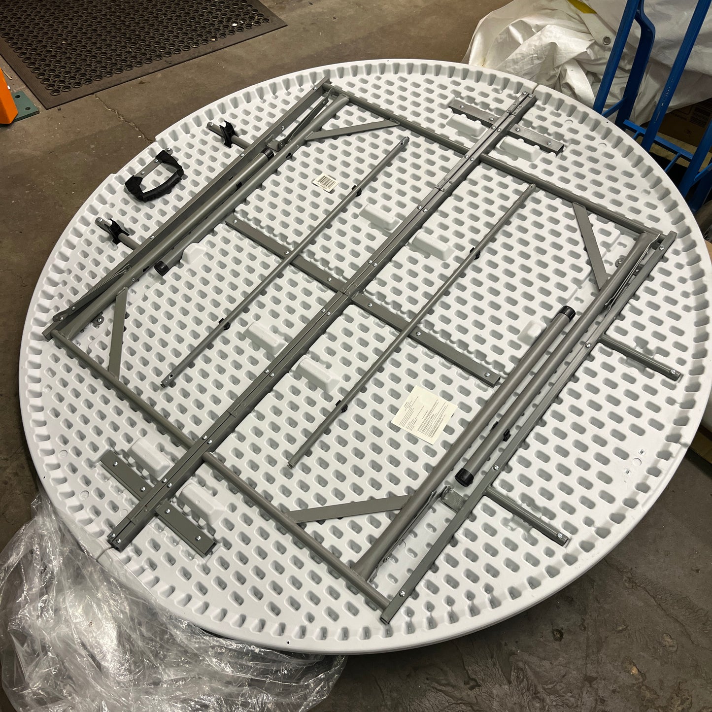 NEW - Flash Furniture Scarborough 5' Round Plastic Folding Event Table with Carrying Handle, Bi-Fold Portable Banquet Table for Indoor/Outdoor Events, White - Retail $147