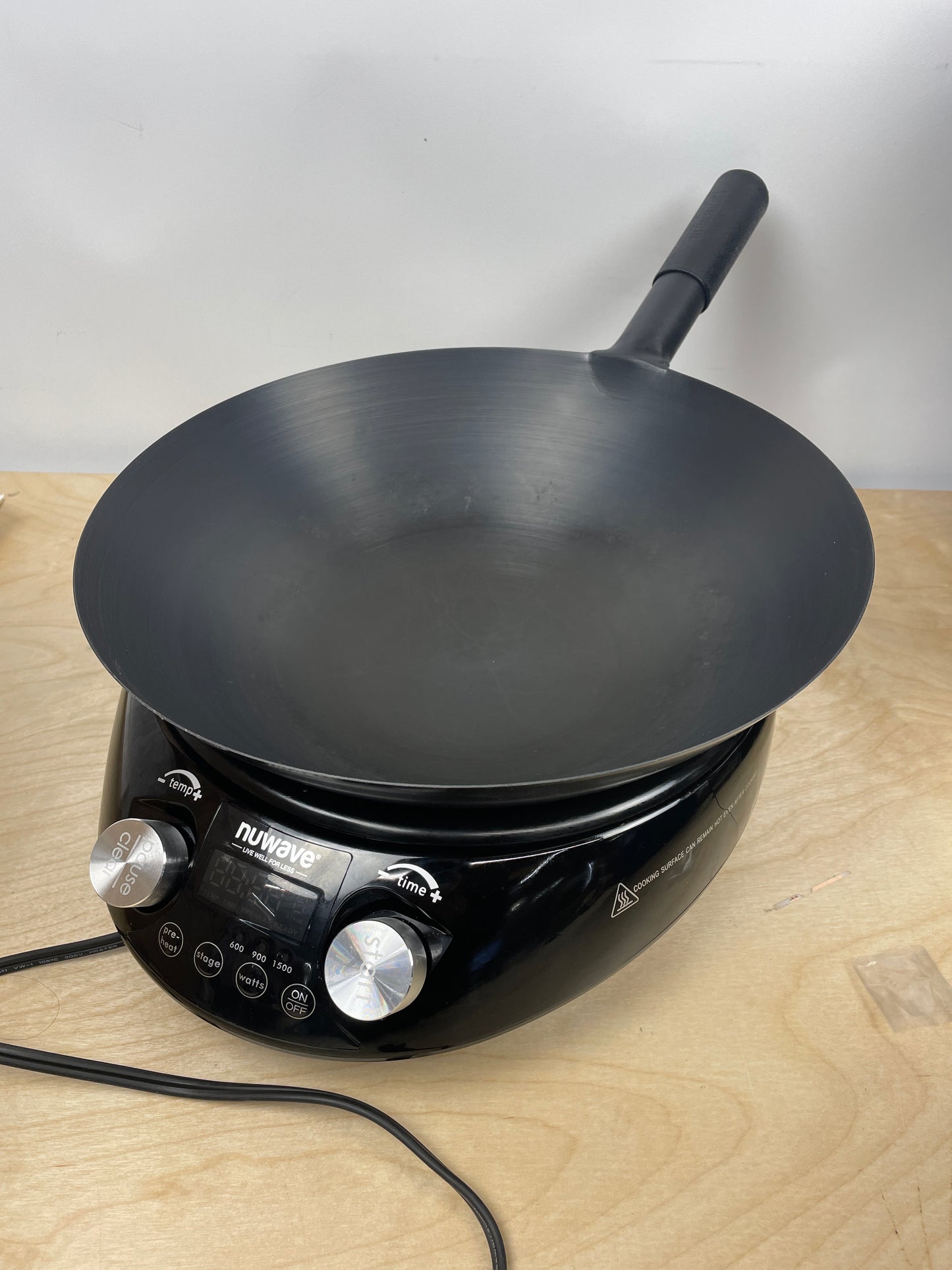 Nuwave Induction Hot Wok with 14" Carbon Steel Wok, Glass Lid & Stand