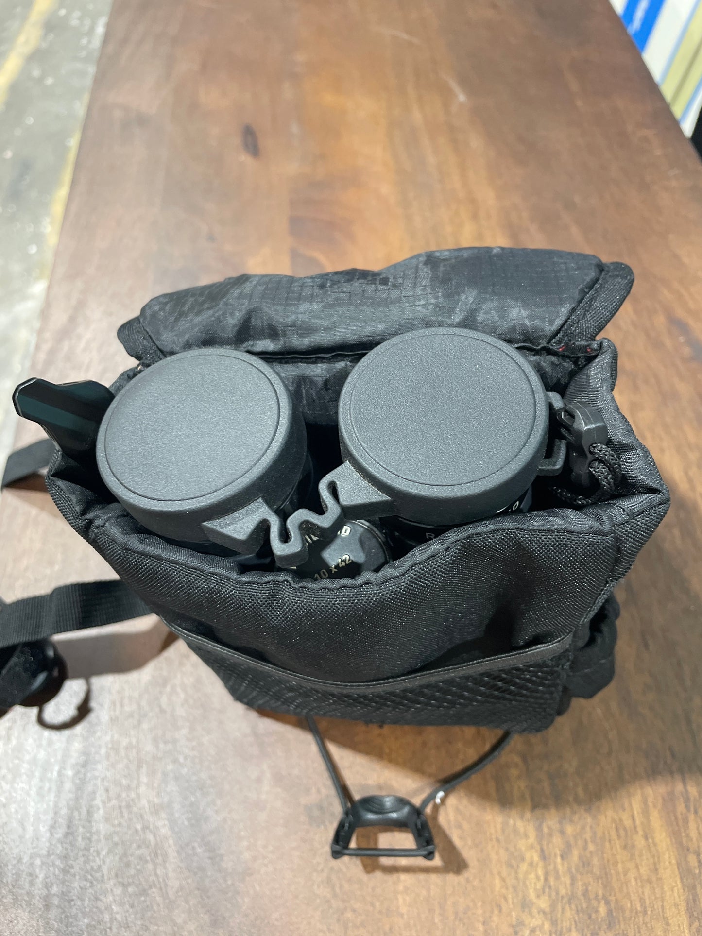 Leupold Rainier 10x42 HD Binocular
