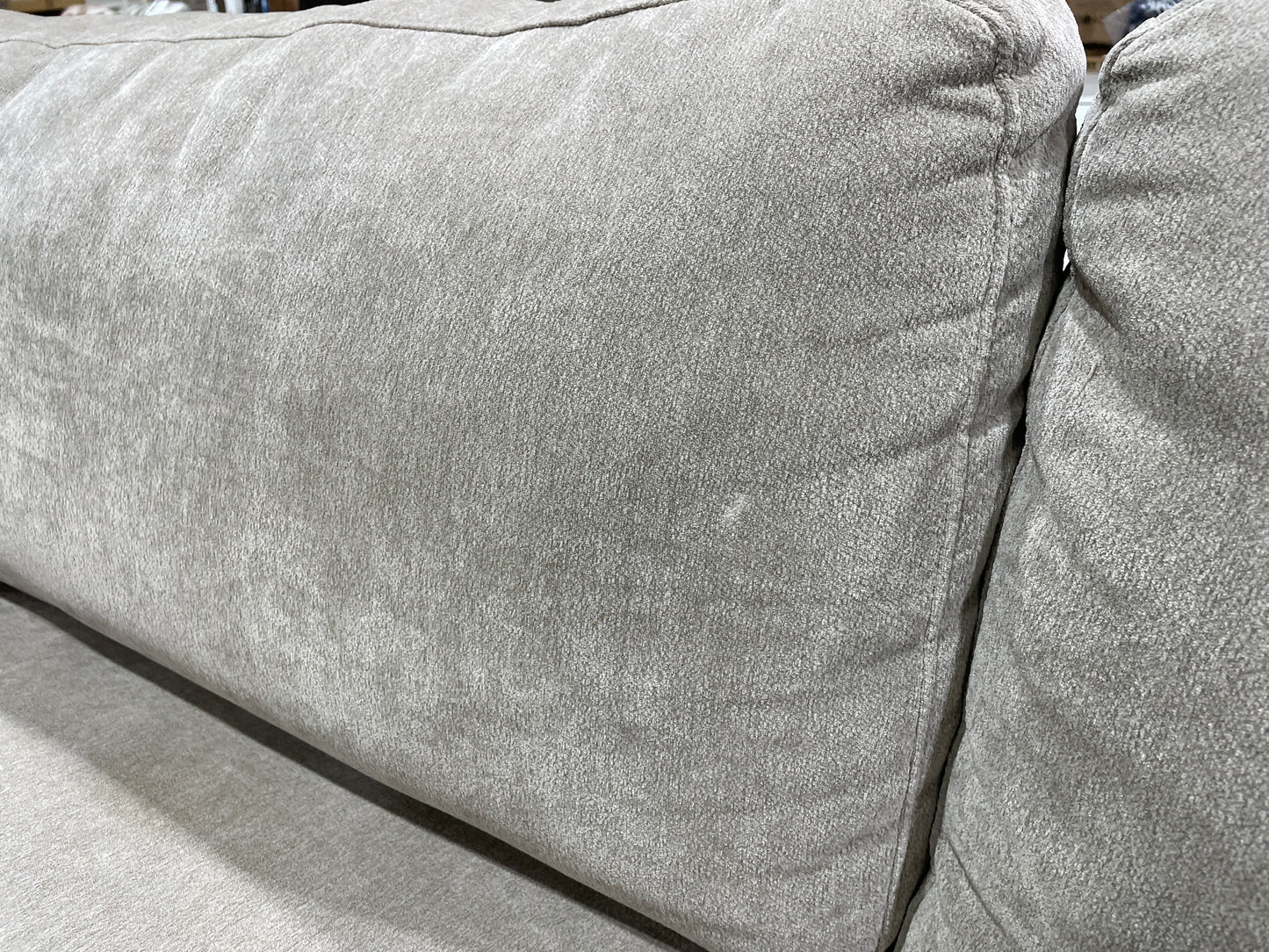 Thomasville Walsen Sectional with Storage Ottoman